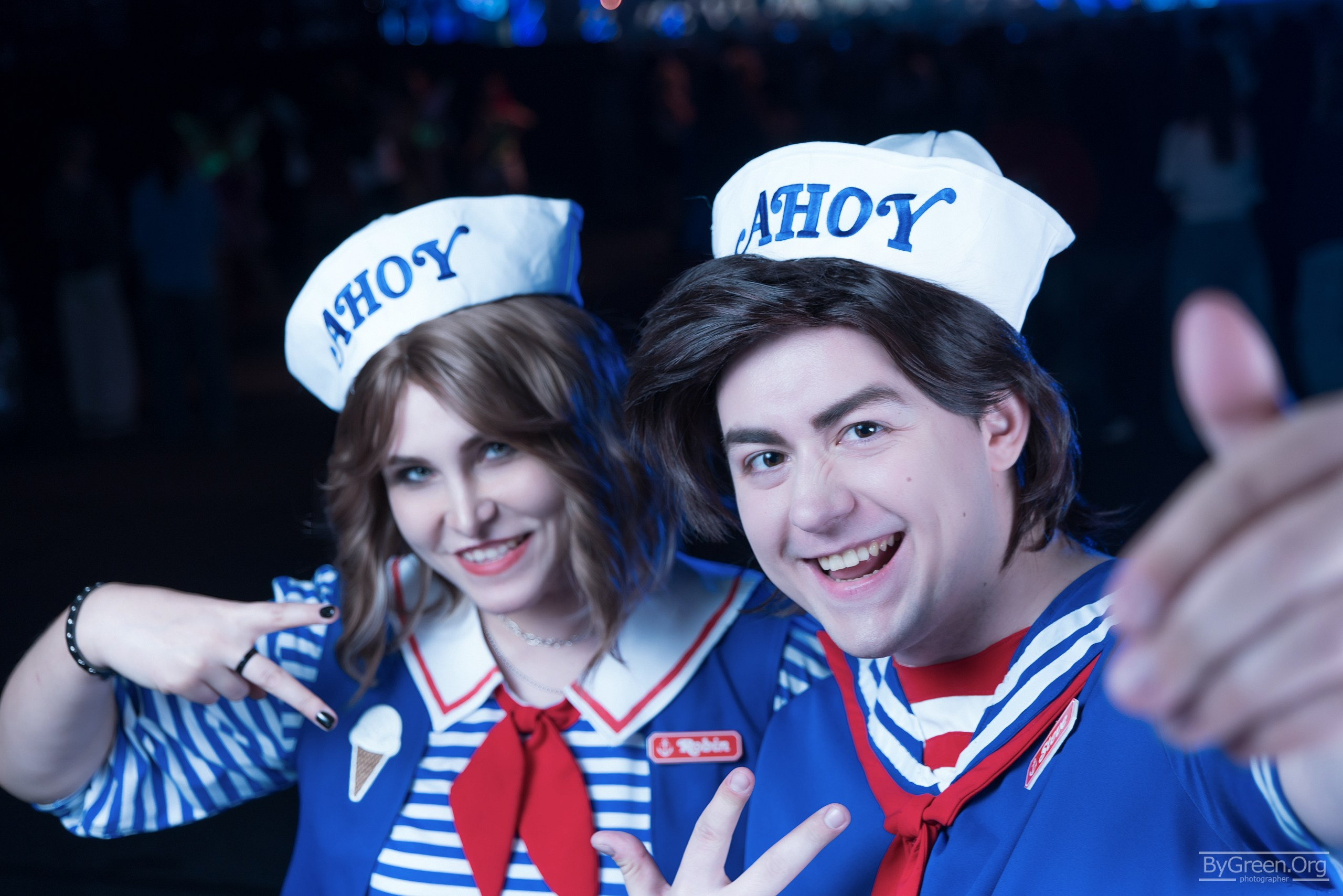 Cosplay of Steve and Robin from Stranger Things — Scoops Ahoy uniforms, Fandom Fest 2026, Moscow