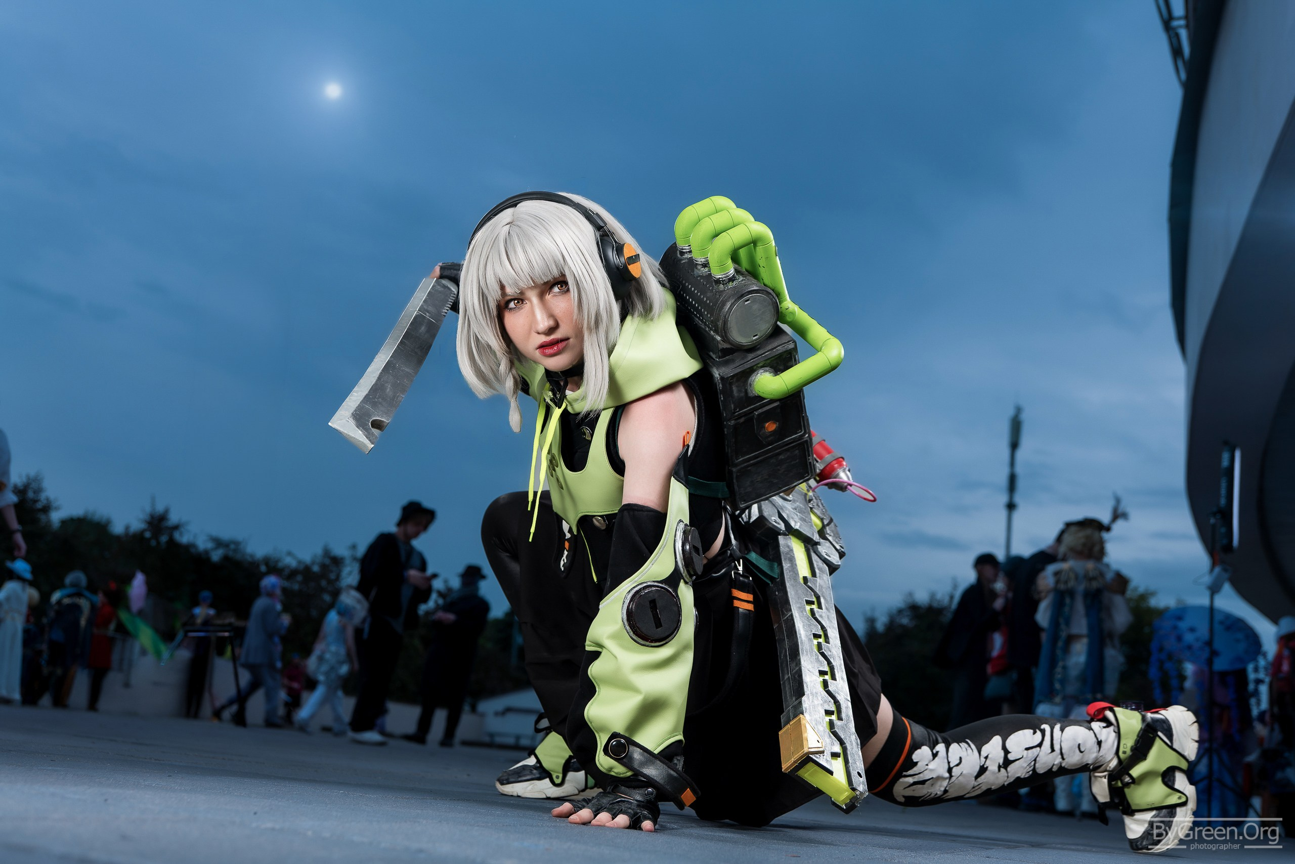 Cosplay of Anby Demara from Zenless Zone Zero — low angle with huge sword, VIBE.CON 2026, Moscow