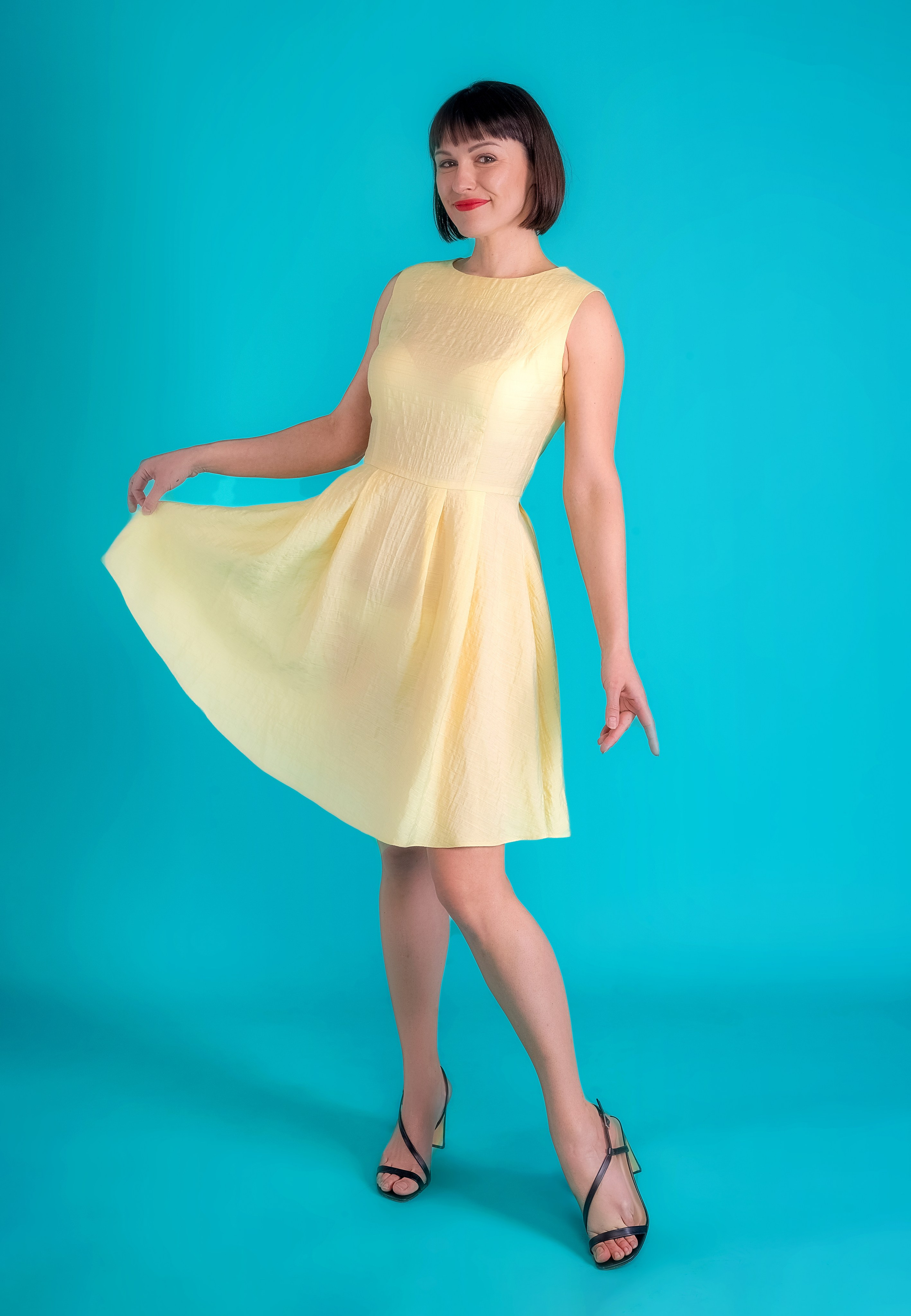 модель ,одежда ,дизайнерская одежда , позирование , модельные снепы , портфолио , модельное портфолио , фото модели . модель , студия , свет ,эмоция ,харизма .