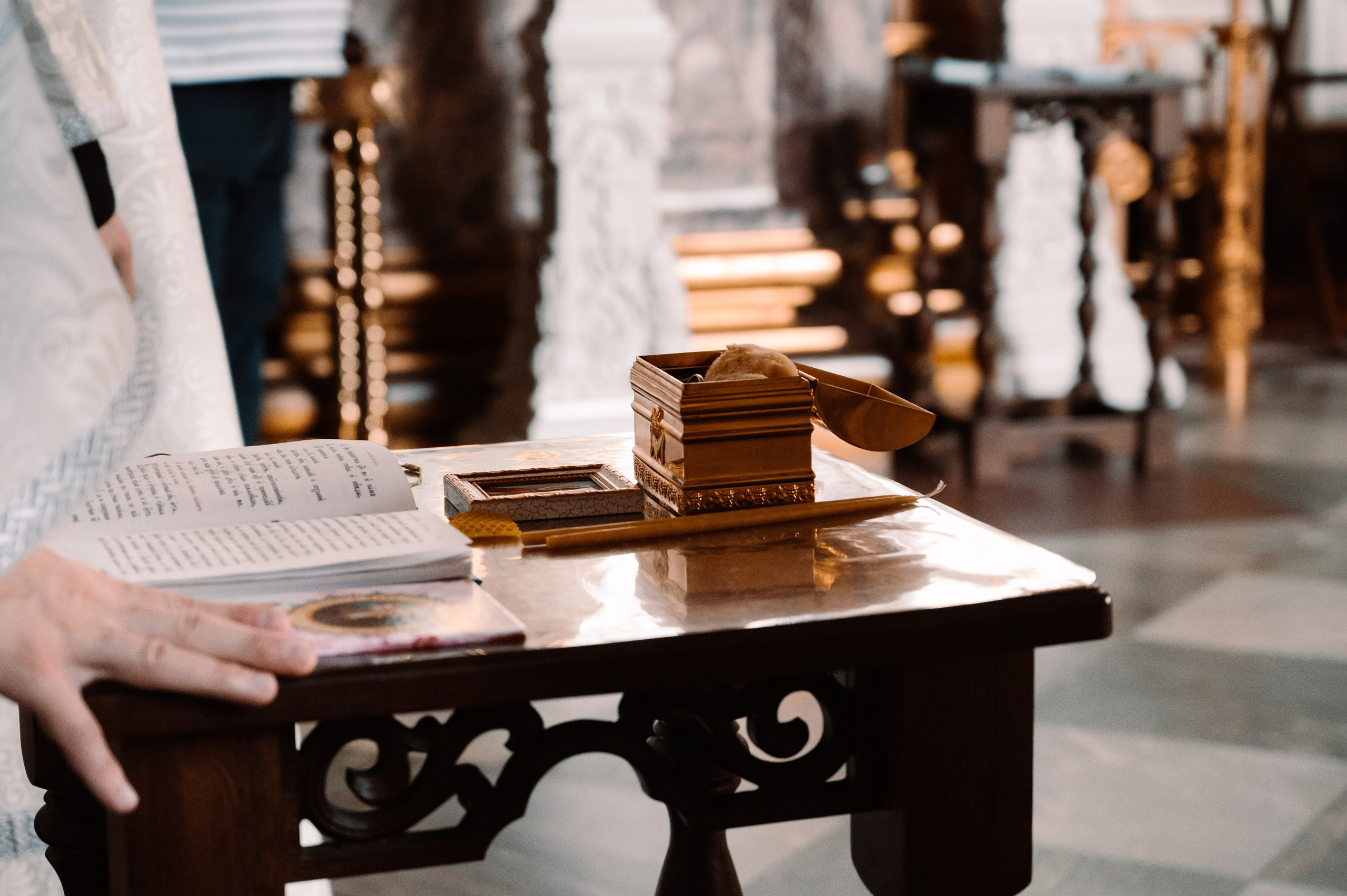 Стоимость крещения. Профессиональный фотограф беременности в СПБ. Стильные фотосессии беременности в стиле минимализм и классическая фотография