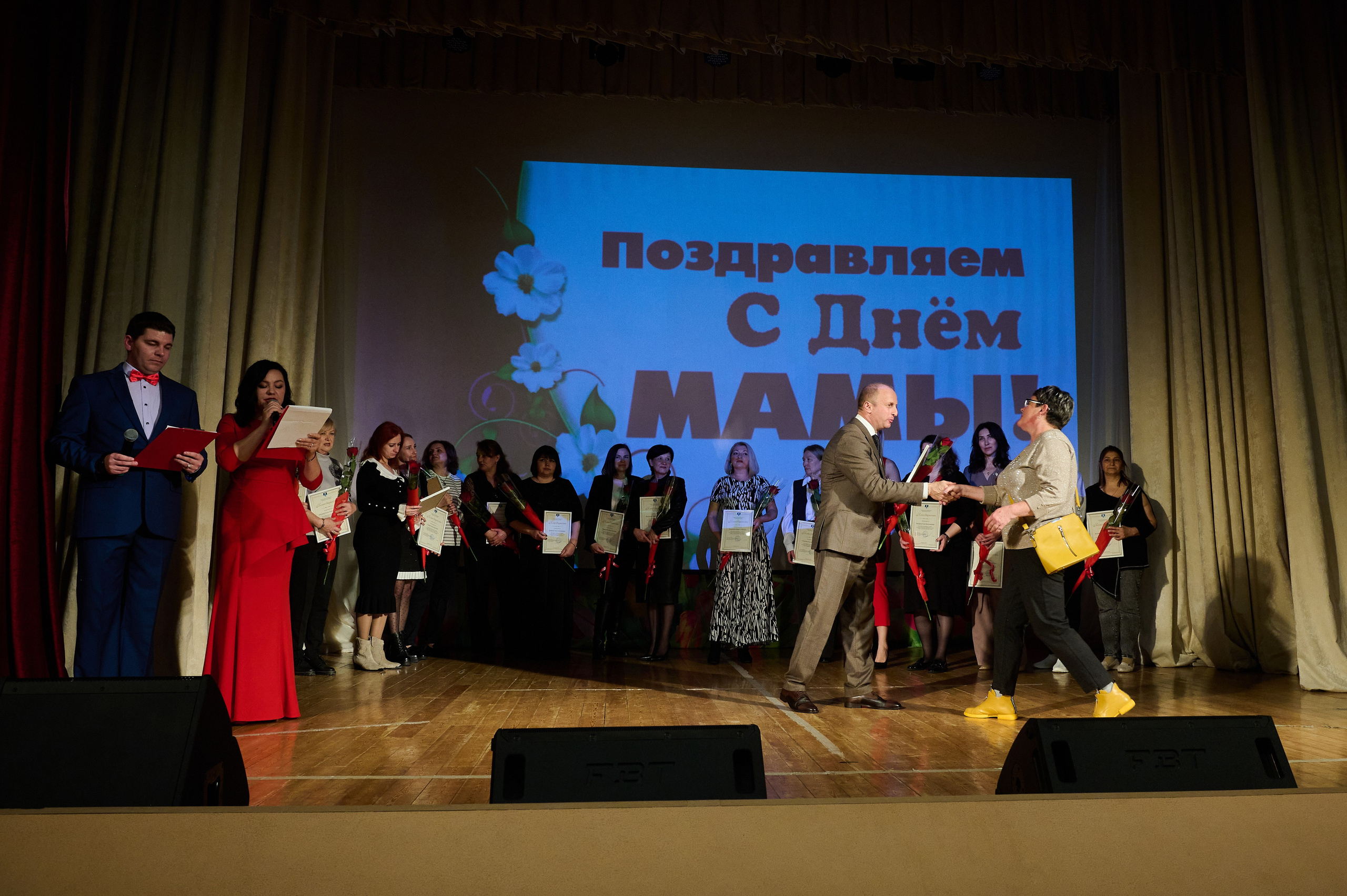 День матери Кабардинка. Жизнь курорта Кабардинка в фотографиях