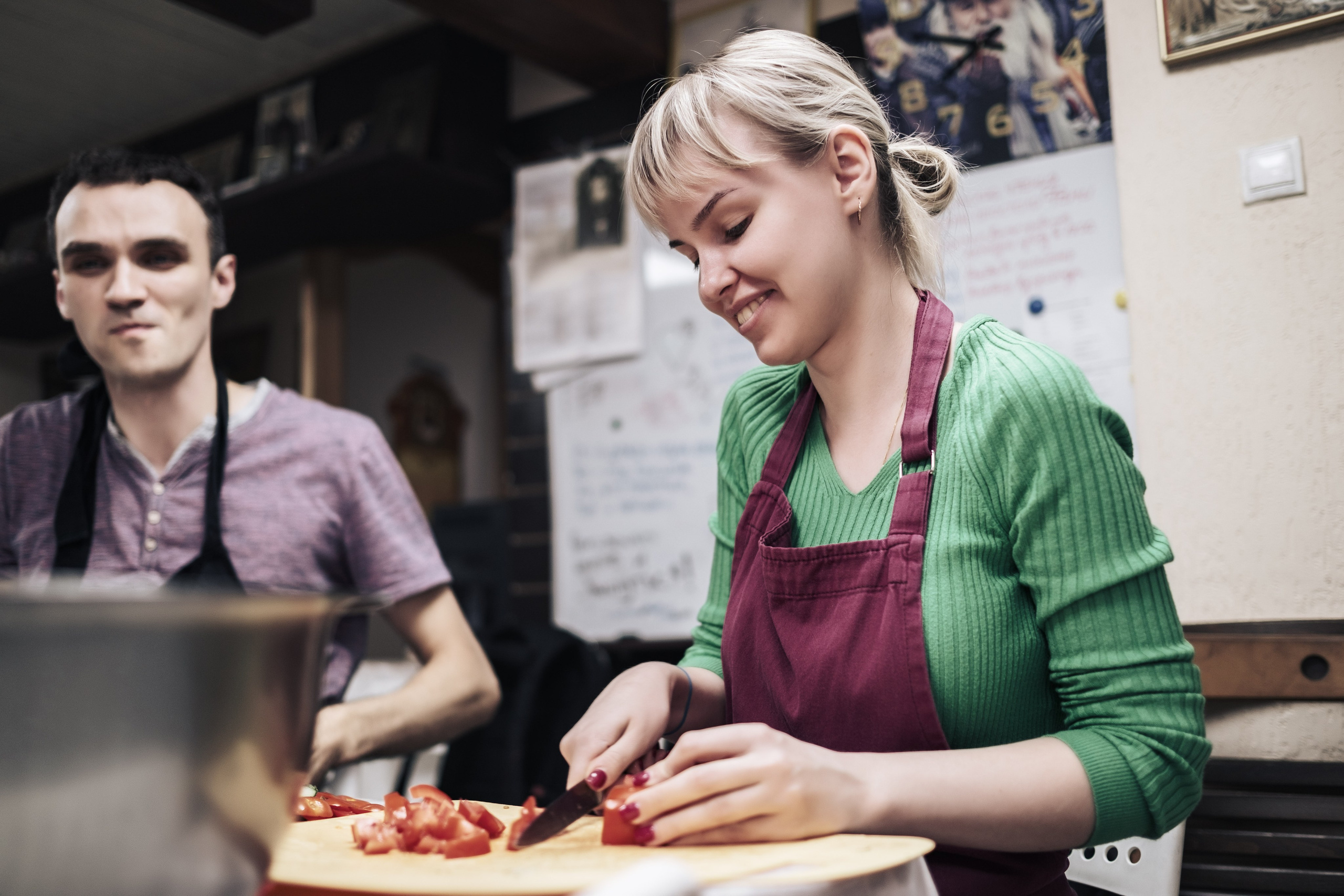 Готовка для бездомных и кормление их в Москве. Фотограф в Москве Максим Скоробогатов