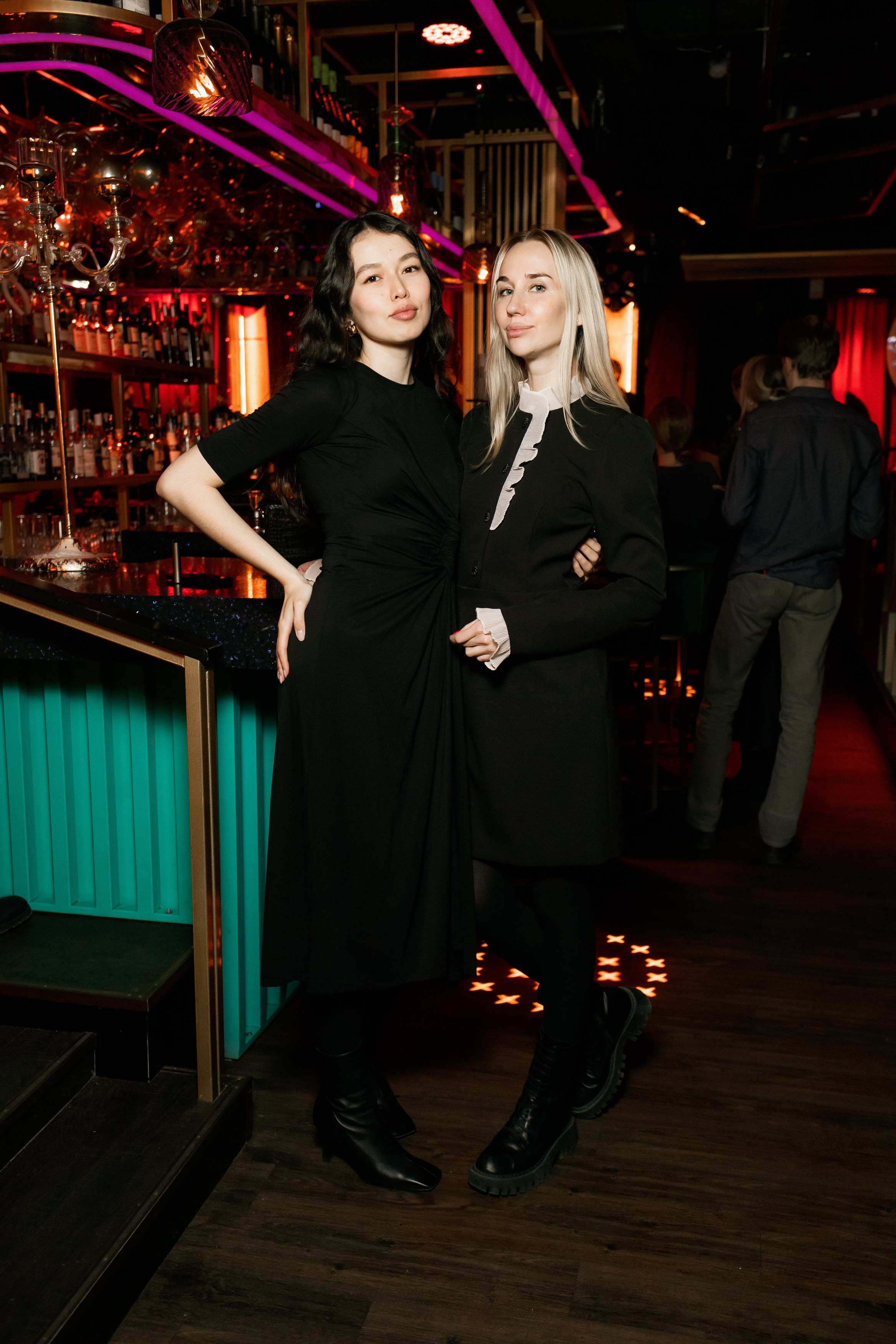 YANA URBAN: сольный концерт в «Анжелика Wineroom». СВОИ. ФОТООТЧЕТЫ-СОБЫТИЯ-МЕСТА