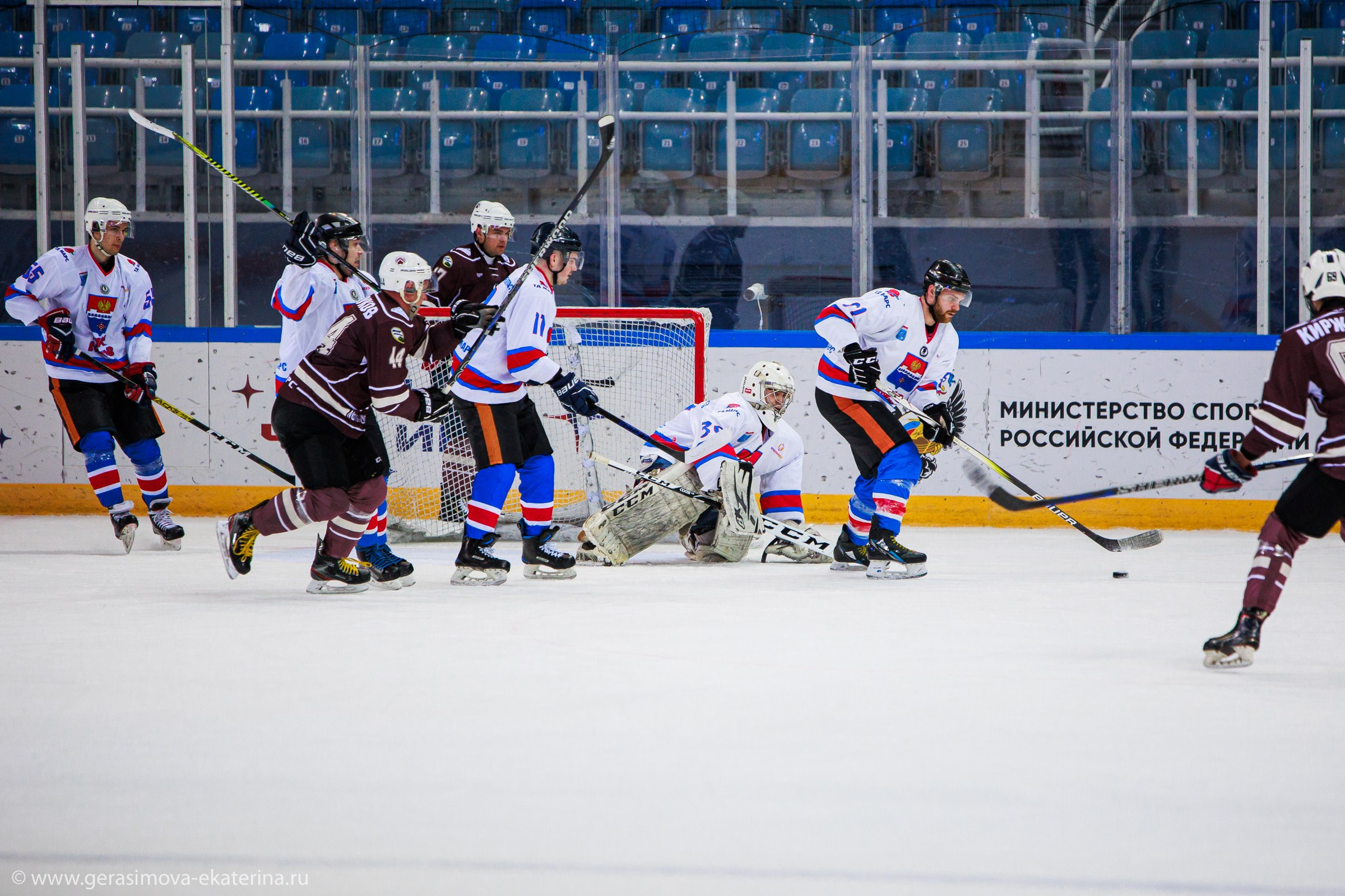 13 Ночная Лига 2024 — фестиваль хоккея. Фотограф Лодейное Поле Екатерина Герасимова в Санкт-Петербурге и Лен. области