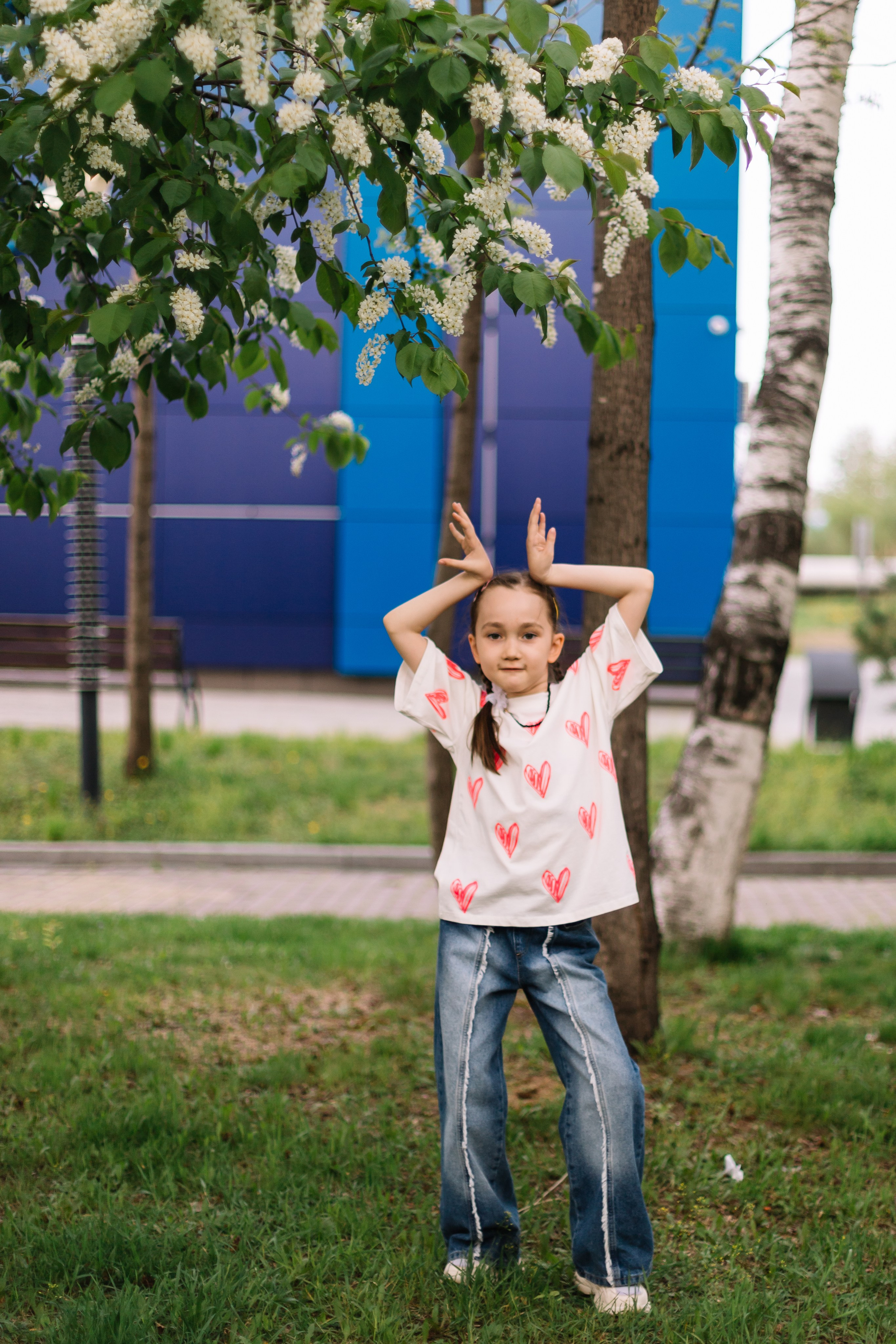 Мадина в цветущем парке. Семейный и детский фотограф в Хабаровске Алевтина Проскурякова