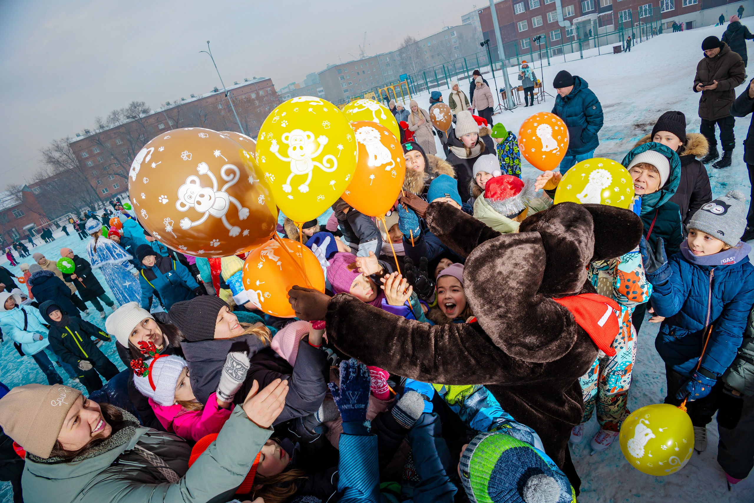Открытие катка в СОШ 37. Фотограф Князев Сергей