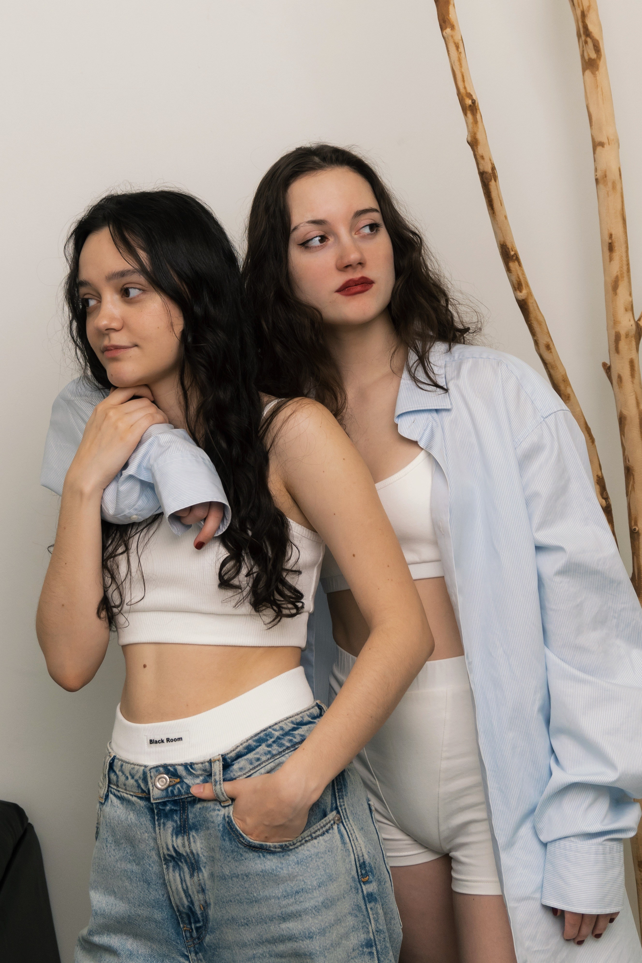 Студийная портретная фотосессия сестер. Портретный и репортажный фотограф в Санкт-Петербурге | Валерия Кайряк