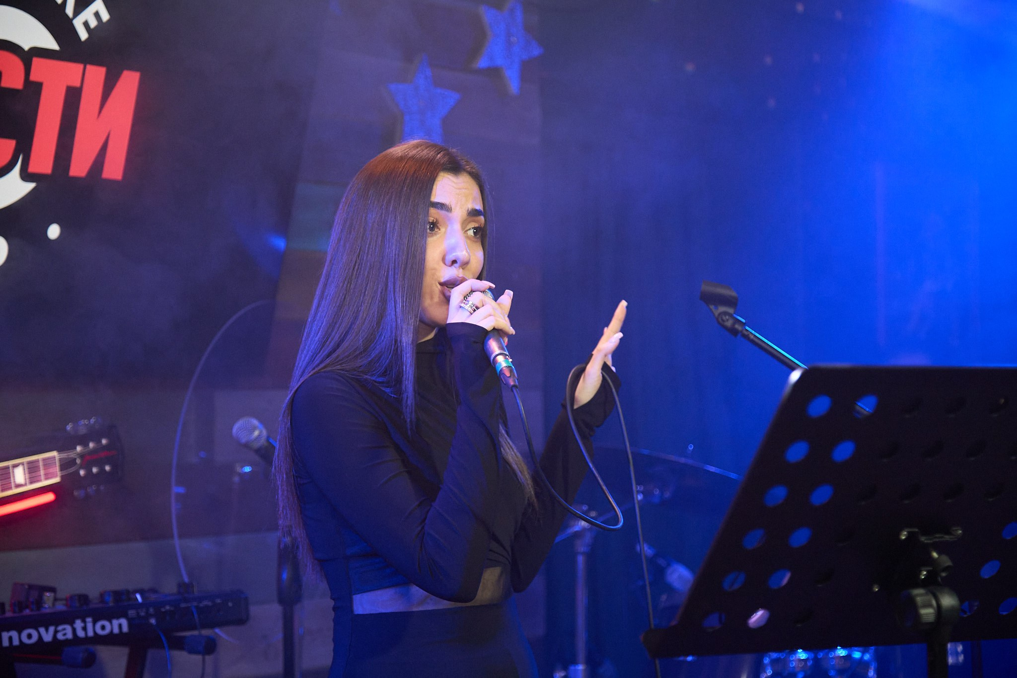 Концерт в баре «Гости». Фотограф Омск | Александр Вандеров