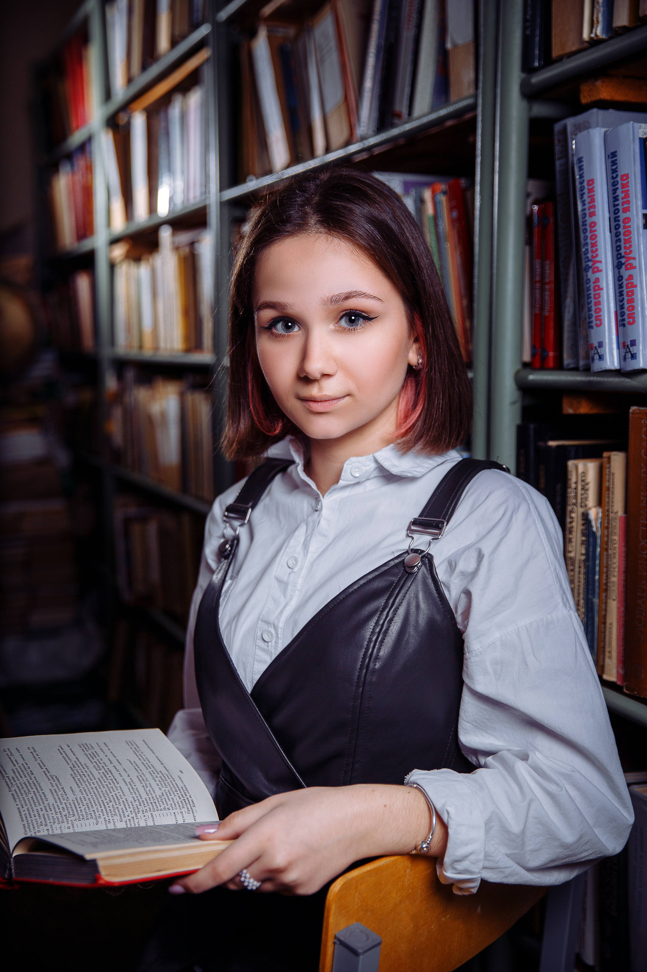 Старшая школа. Выпускные школьные фотоальбомы для школ и детских садов в Волгограде и Волжском