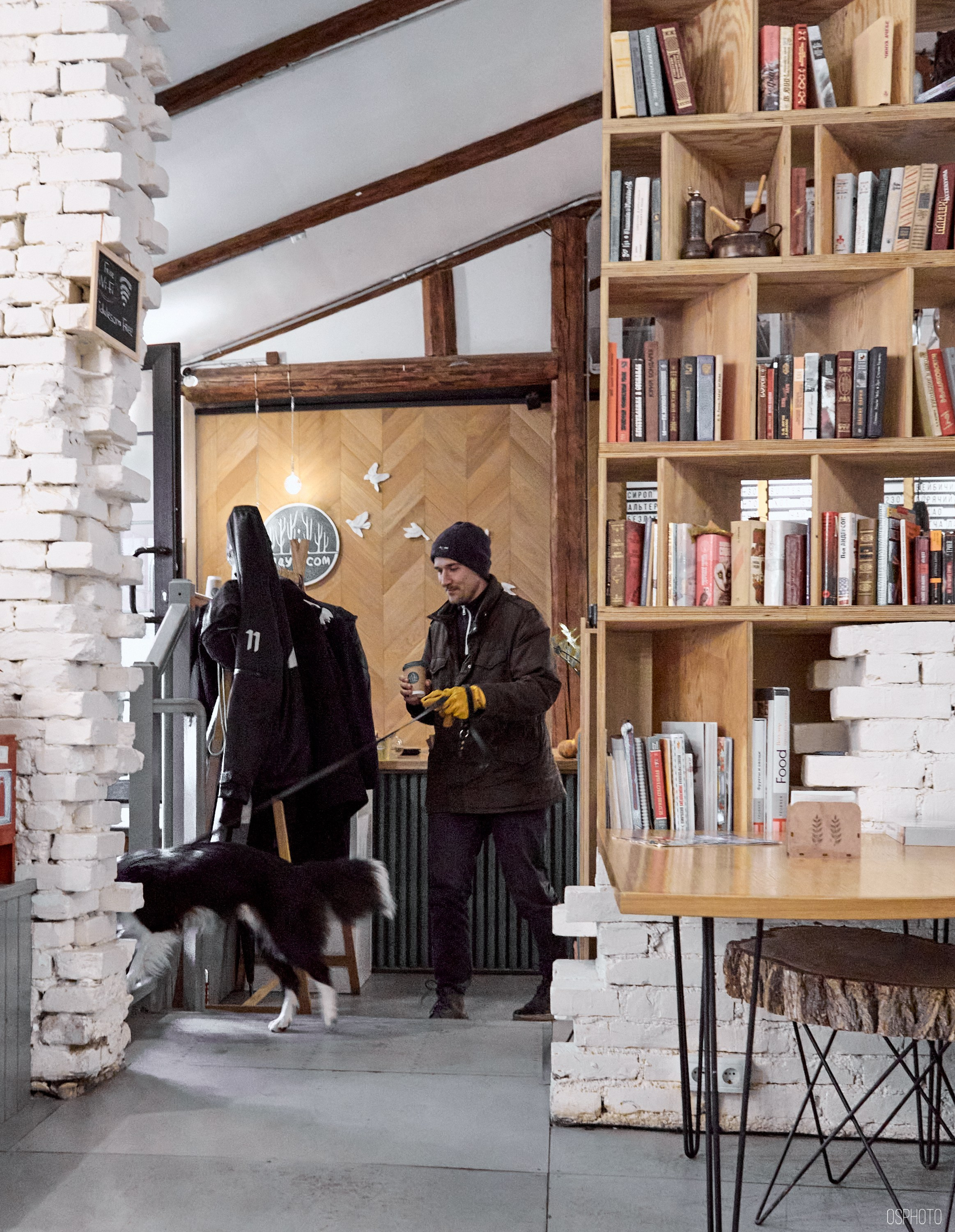 «Иду лесом». Кофе лофт в Братцево. Фотографъ Сергѣевъ. Поймать мгновеніе