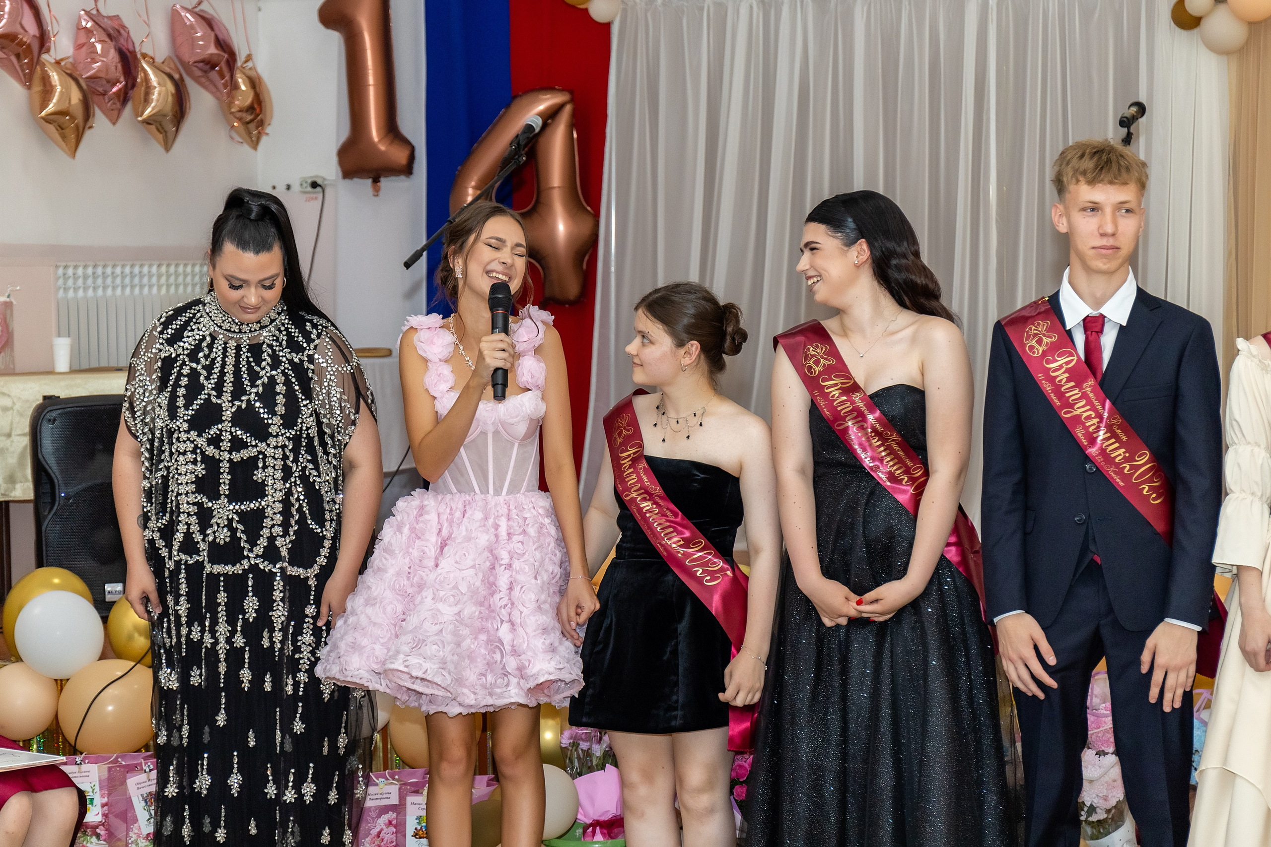 Выпускной. Школа 22, 11 класс. Стильный выпускной альбом Владивосток фотограф Вероника Мигачева