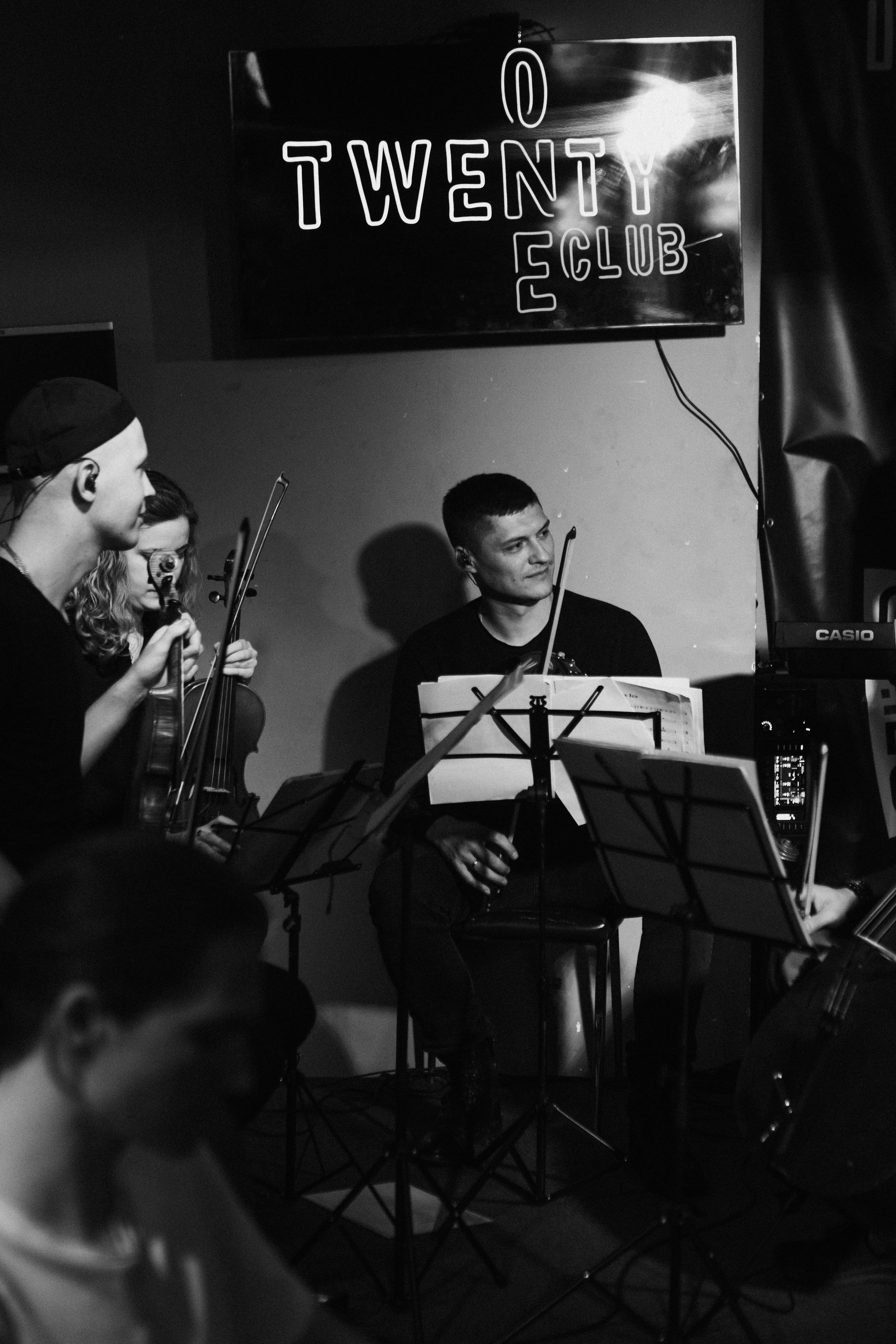 Выстпление KRAKER MUSIC BAND & DA VINCI String Quartet