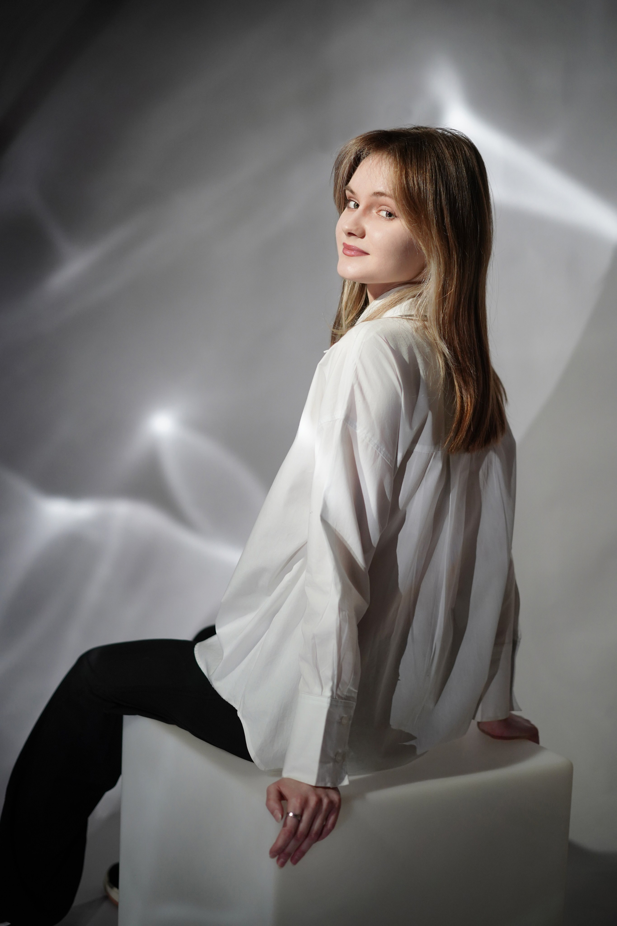 Стиль портрета в студии. GOTRA — выпускные альбомы в Тюмени