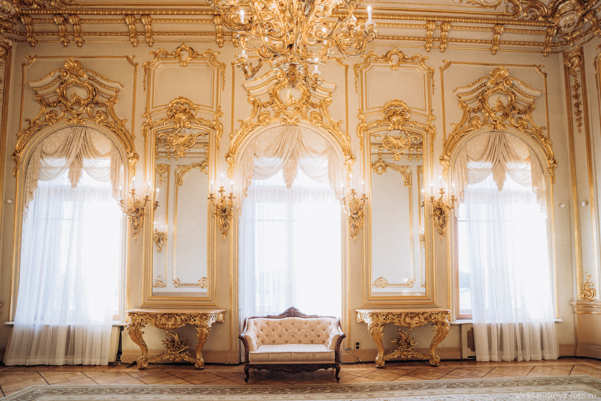 Дворец бракосочетания №1 золотой зал