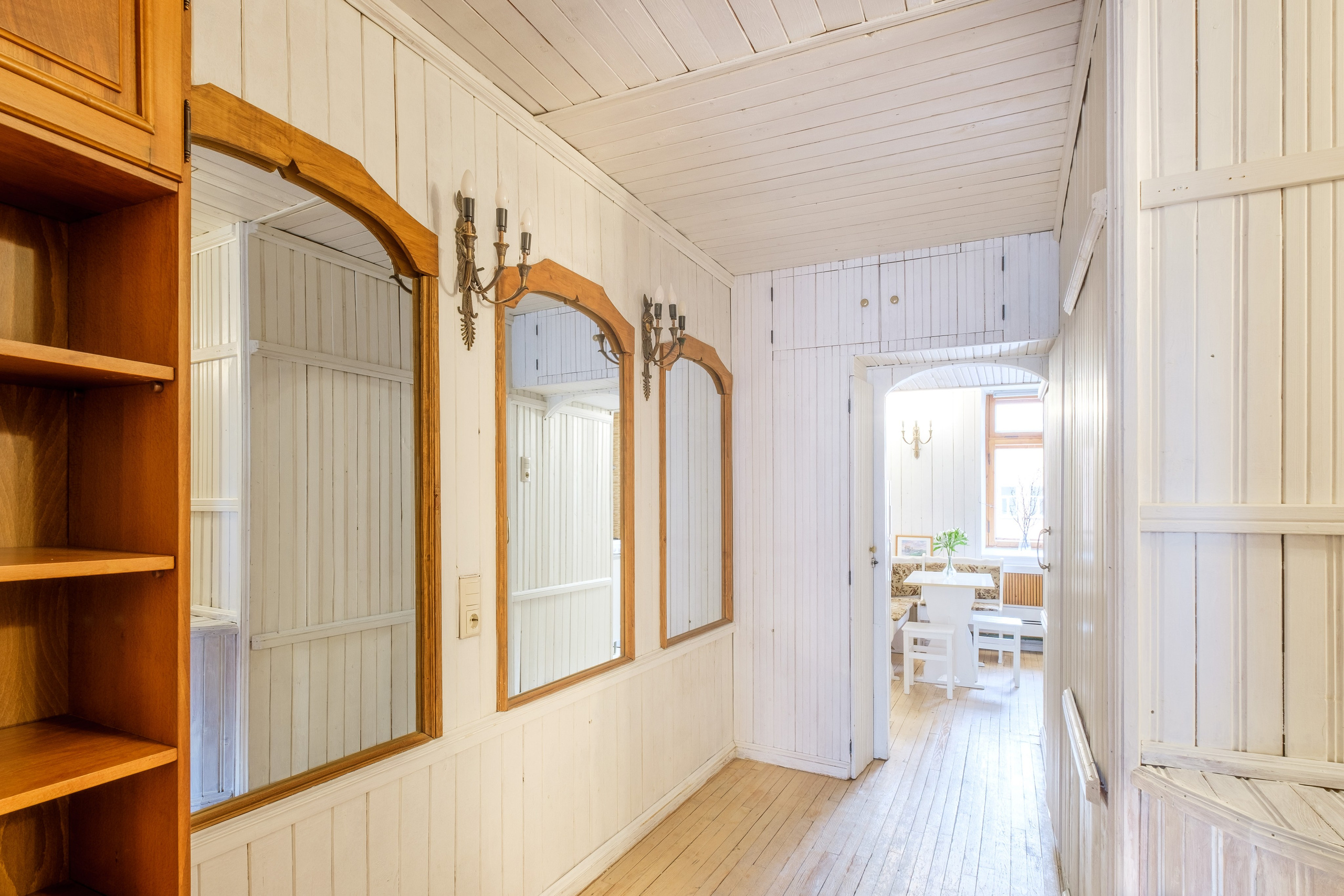 Интерьерные кадры различных объектов: от небольших квартир до баз отдыха. Интерьерный фотограф в Санкт-Петербурге Михаил Азаров. Печать и продажа фотографий