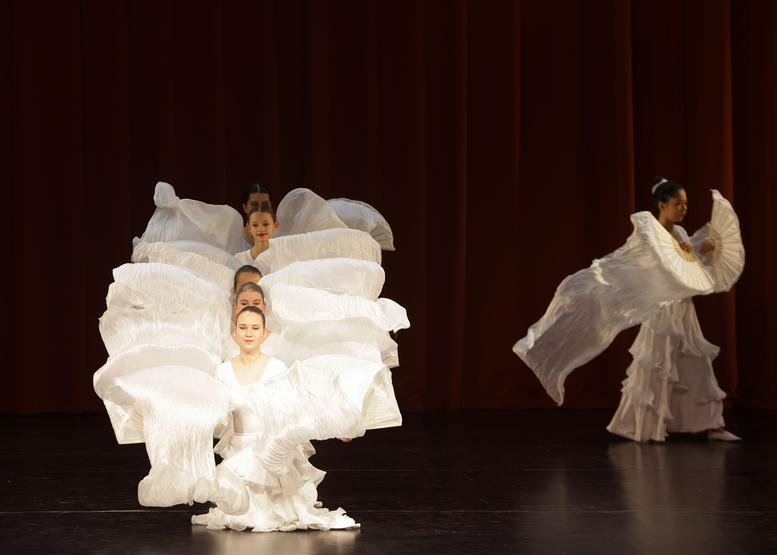 Фестиваль хореографического искусства «КУБОК ЛЕГЕНДЫ — 2025». Выпускные альбомы и школьный фотограф в Подольске, Троицке, Щербинке, Москве и Московской области