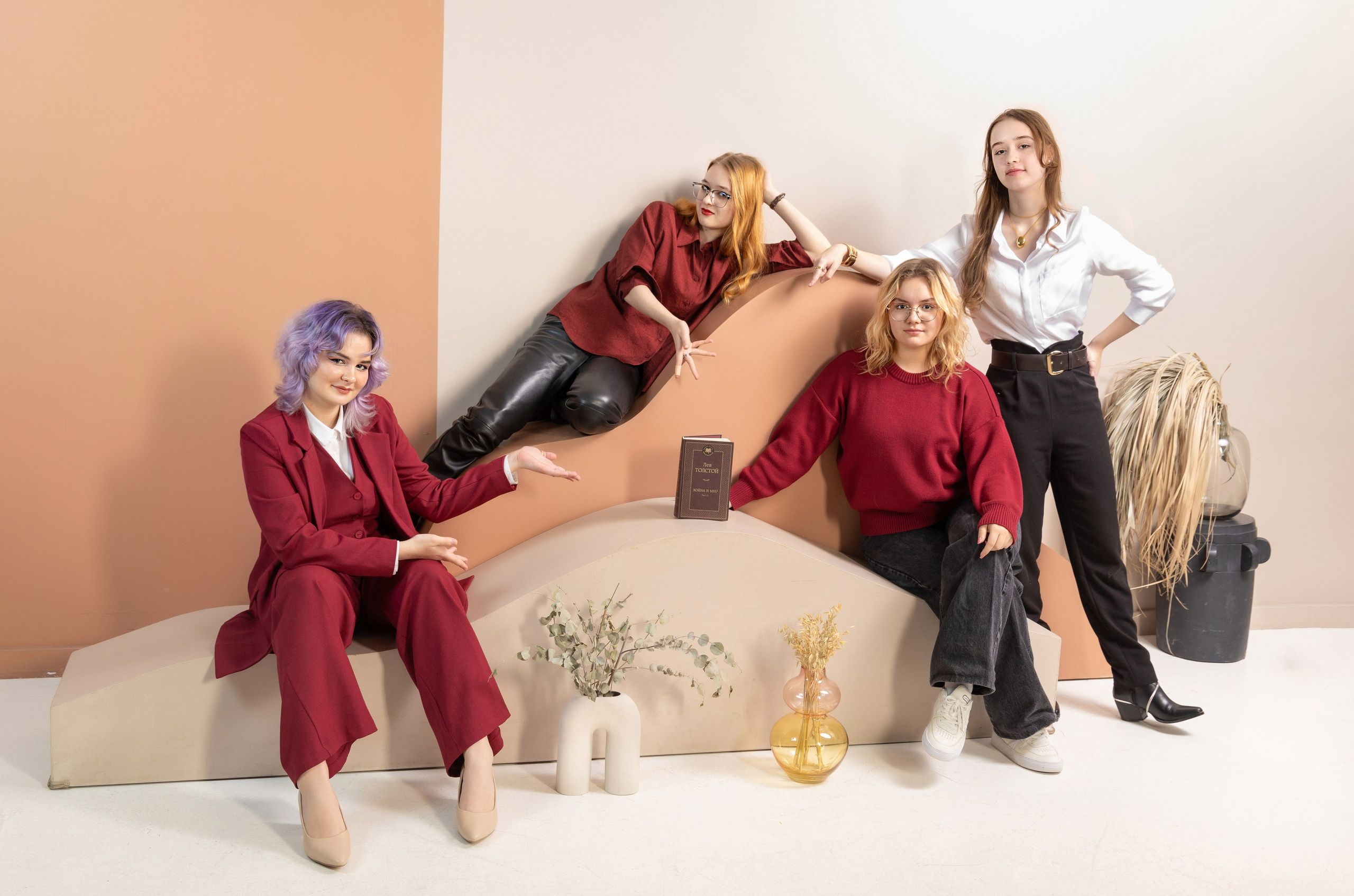 Выпускной альбом 9 и 11 класс. Выпускные альбомы в Москве и Подмосковье