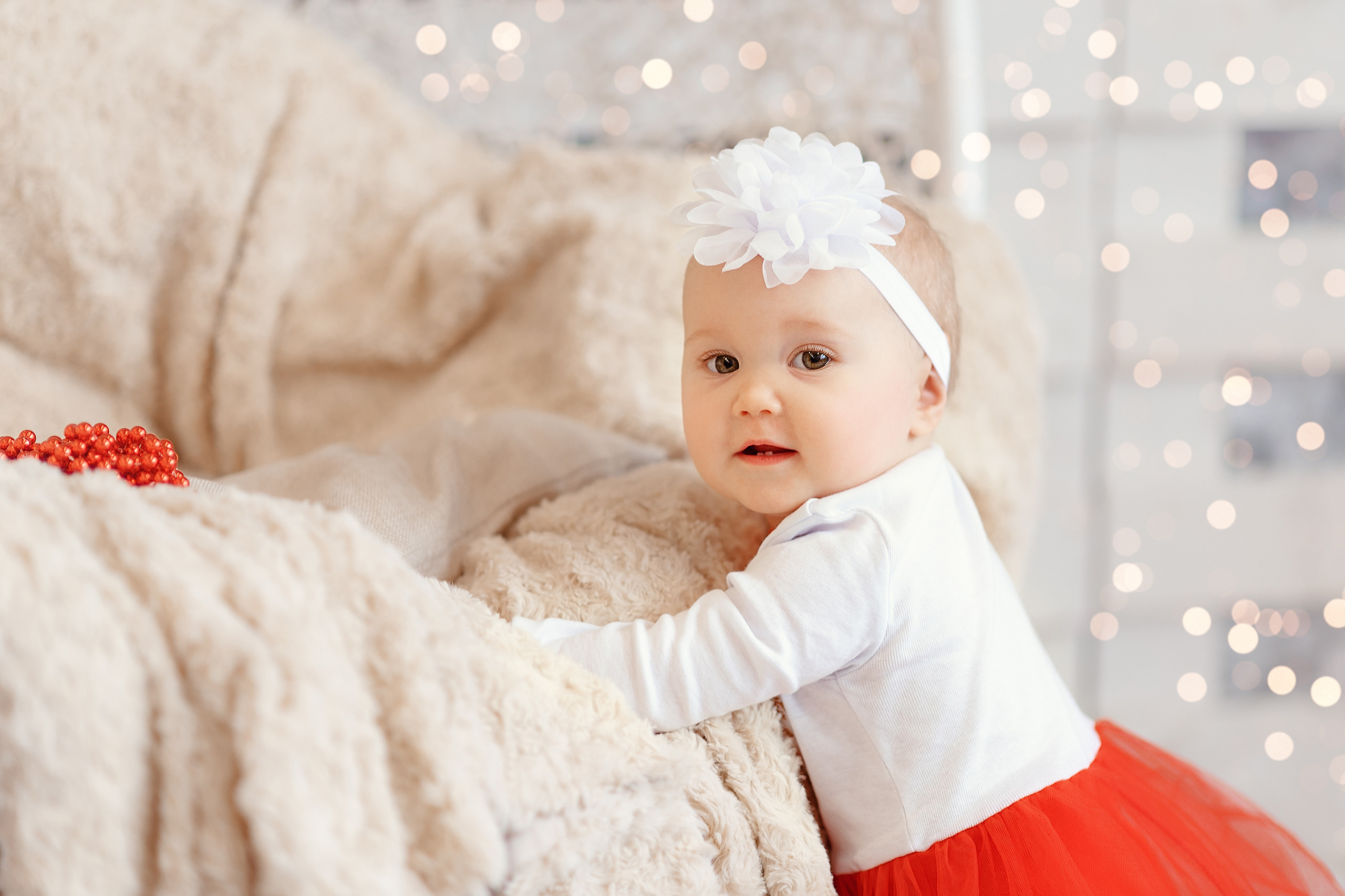 Малышка в новогодней студии.