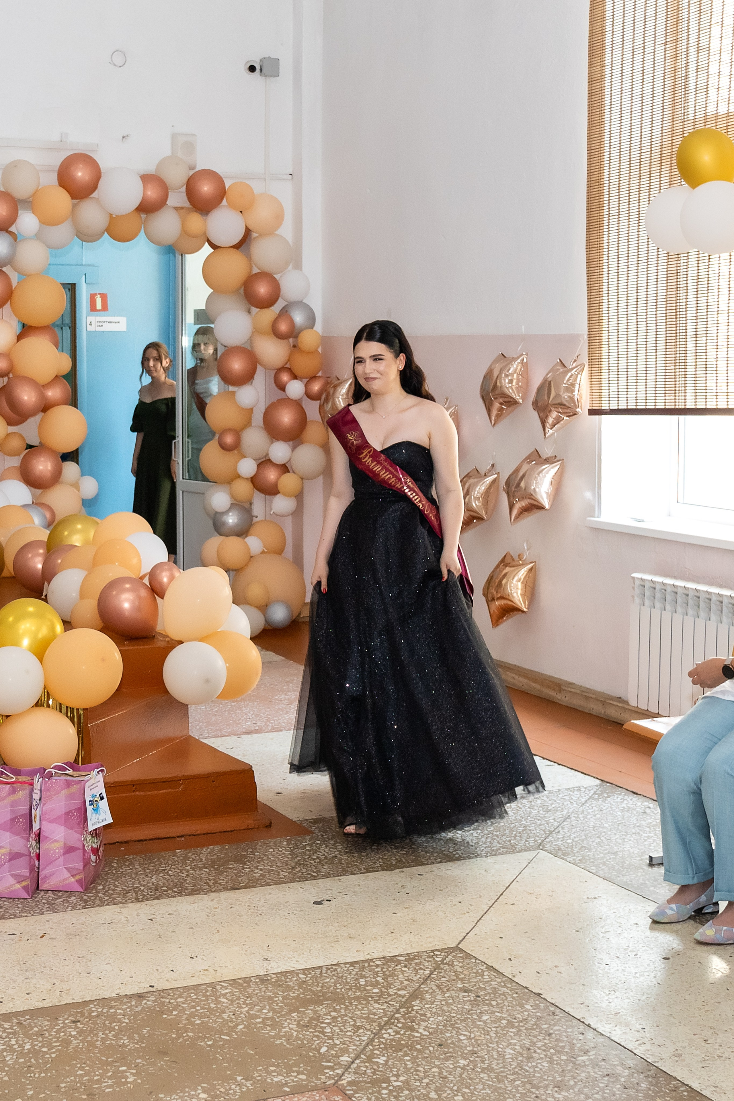 Выпускной. Школа 22, 11 класс. Стильный выпускной альбом Владивосток фотограф Вероника Мигачева