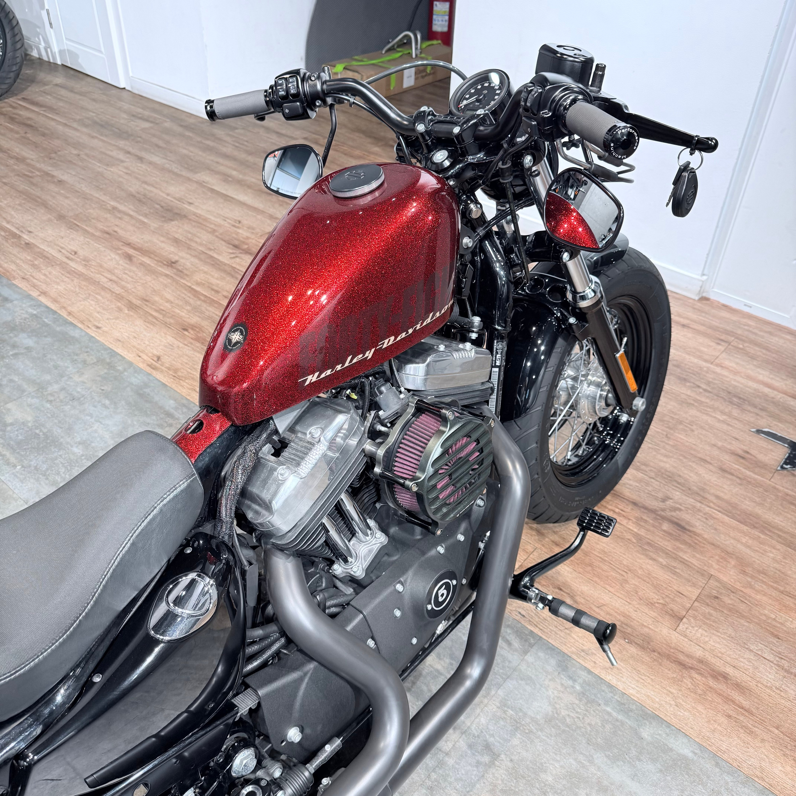 Купить Harley-Davidson 2015 Forty-Eight 1200 ABS (Softail/Dyna) — подробнее на сайте. Hello Davidson, Москва. Только хорошие мотоц