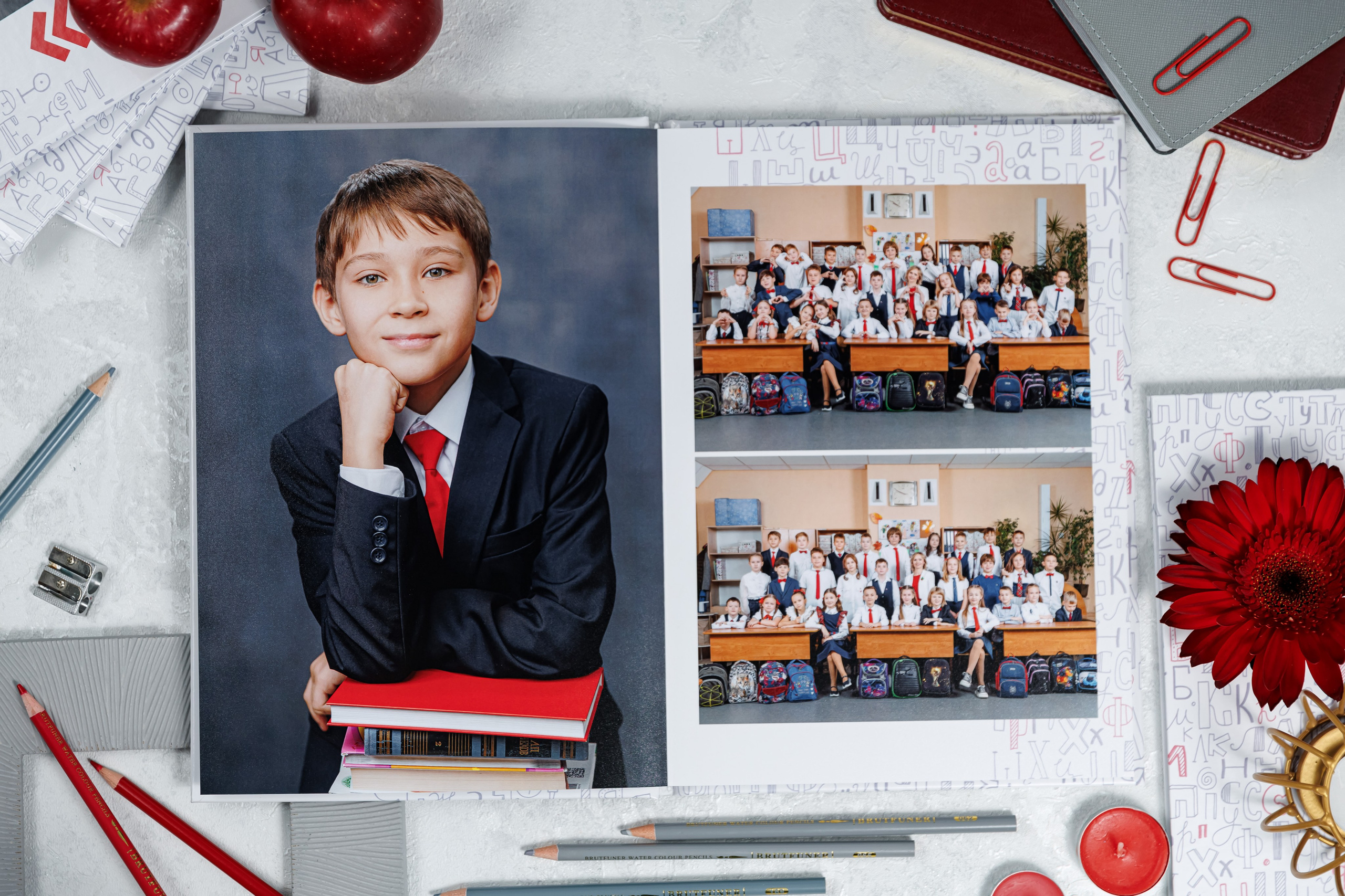 Выпускные альбомы 4 класс. Семейный и детский фотограф Комина Елена, Власиха, Одинцово