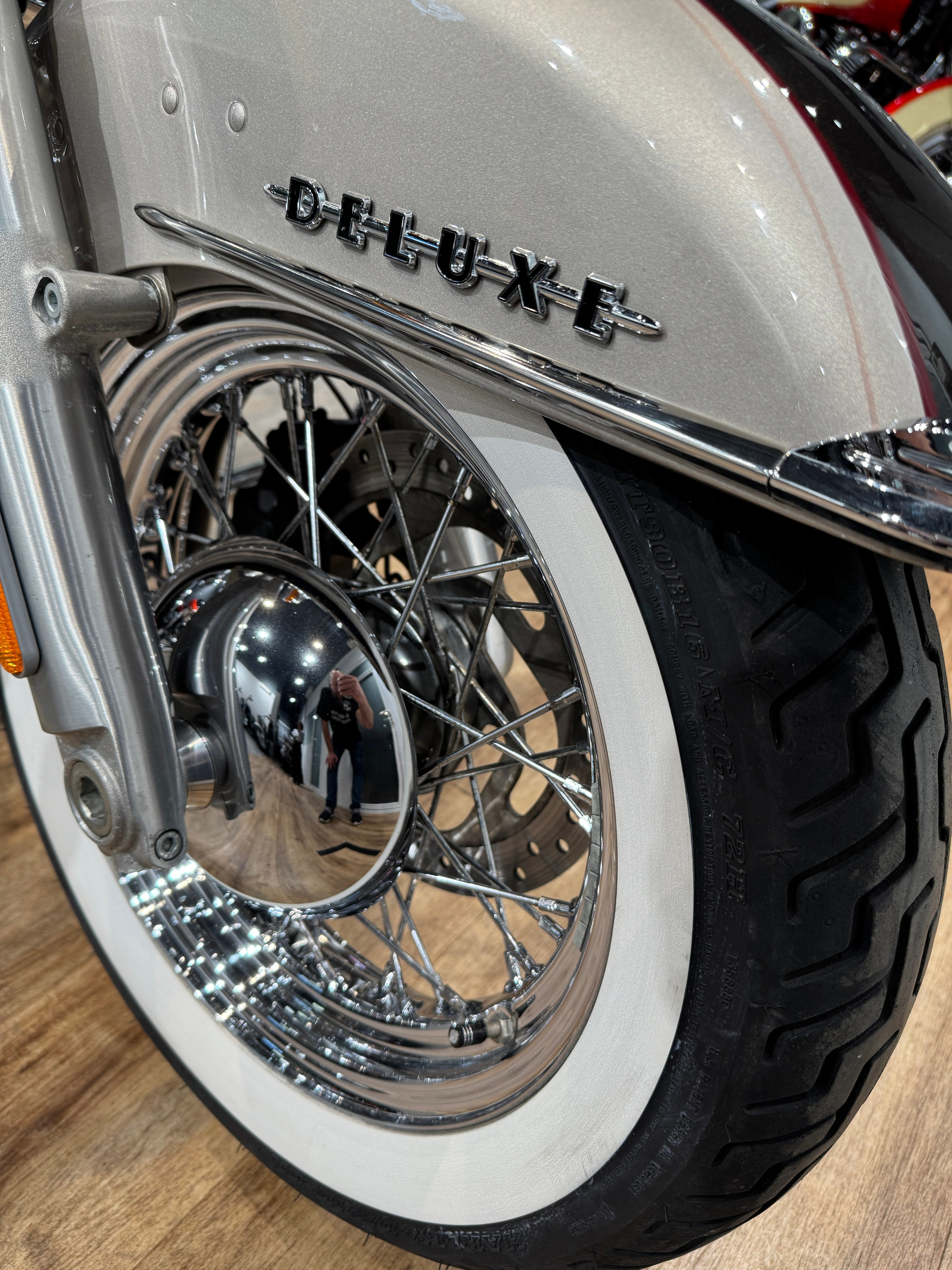 Harley Davidson 2018 Deluxe (Silver Fortune/Sumatra Bro) — купить мотоцикл. Hello Davidson, Москва. Только хорошие мотоциклы…