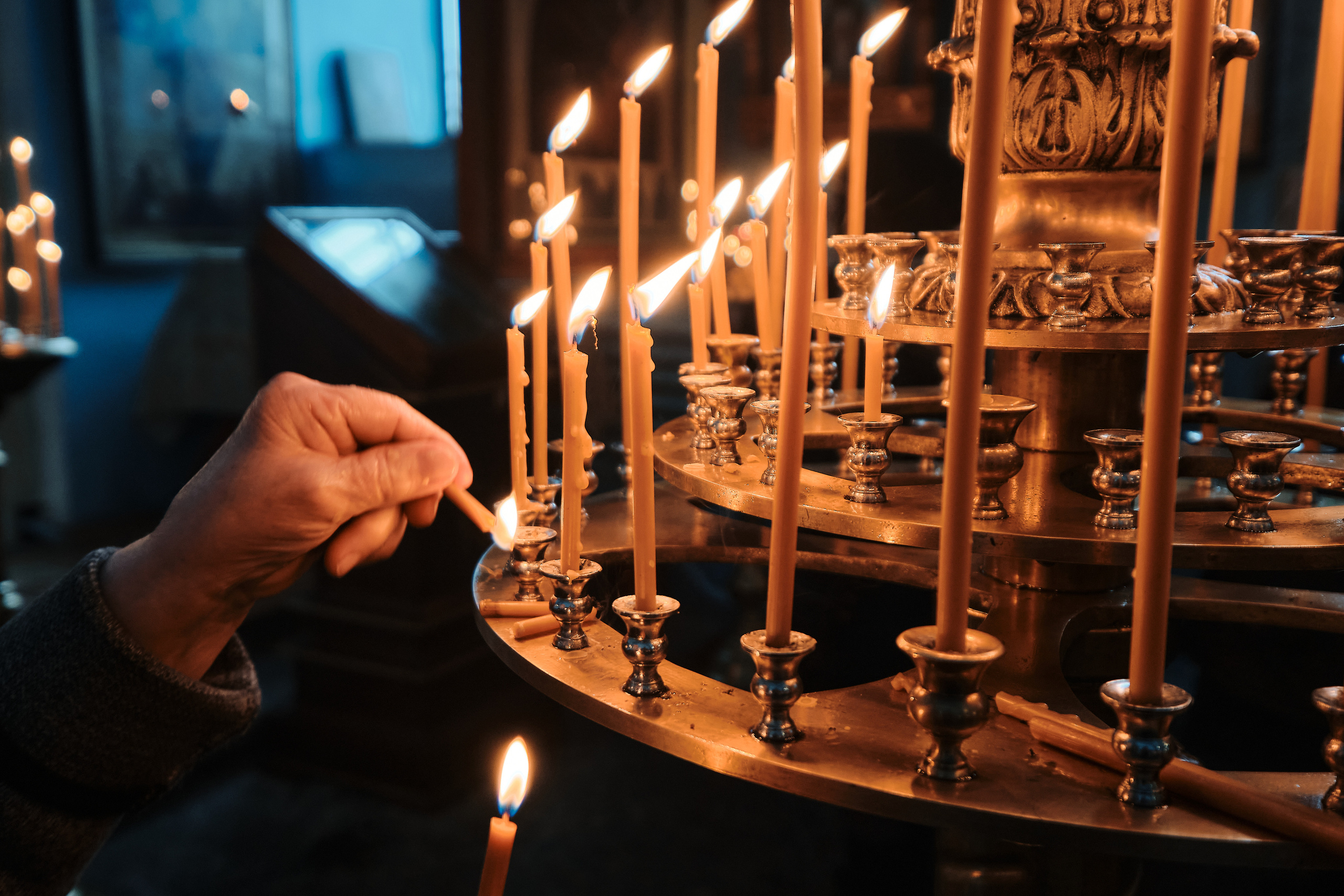 Вселенская родительская суббота. Службу ведет протоиерей Константин Колесников. Семейный портретный свадебный фотограф Дмитрий Тимченко. Студия / фото