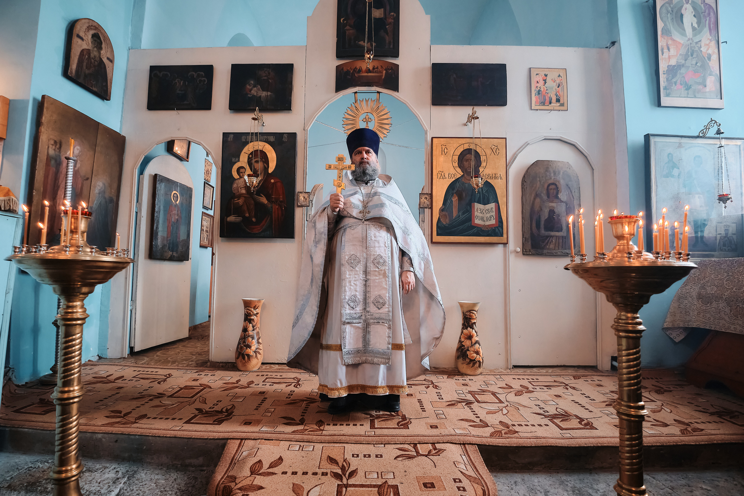 Вселенская родительская суббота. Службу ведет протоиерей Константин Колесников. Семейный портретный свадебный фотограф Дмитрий Тимченко. Студия / фото