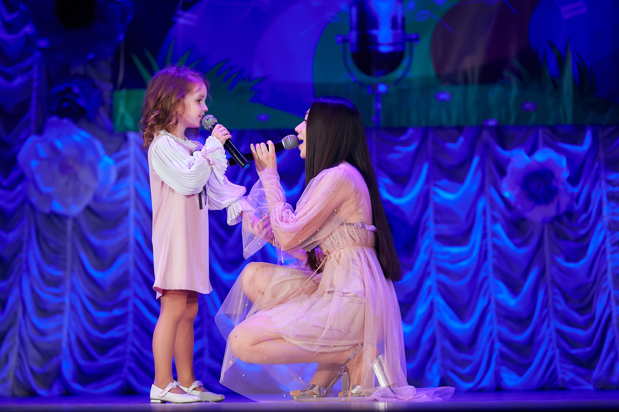 Вокальная студия «Новые голоса». Отчетный концерт. Семейный портретный свадебный фотограф Дмитрий Тимченко. Студия / фото