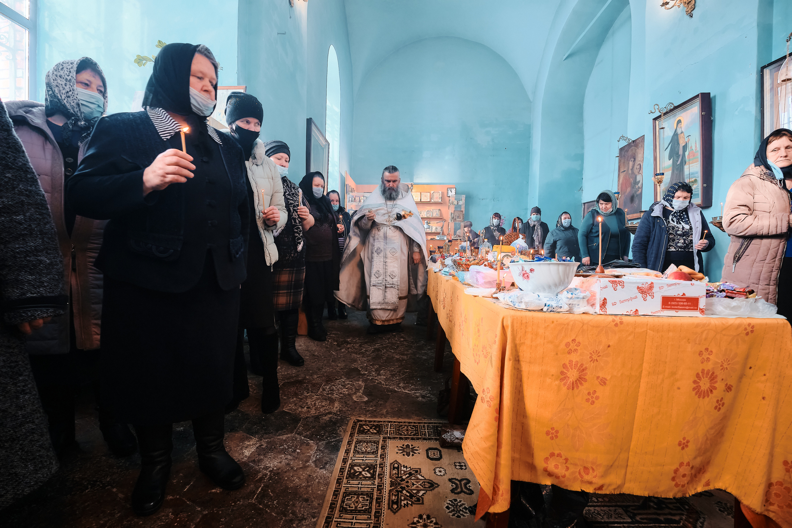 Вселенская родительская суббота. Службу ведет протоиерей Константин Колесников. Семейный портретный свадебный фотограф Дмитрий Тимченко. Студия / фото