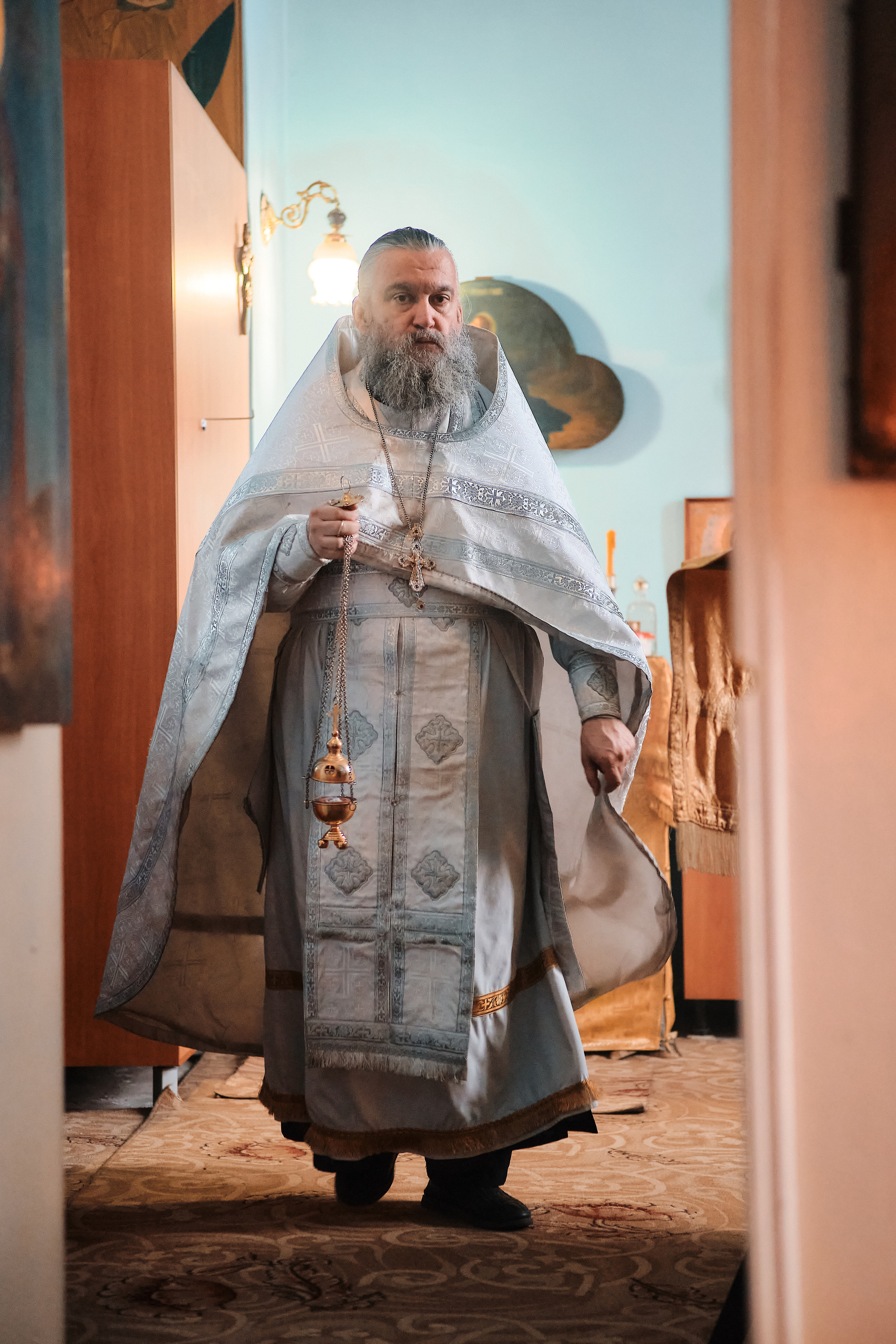 Вселенская родительская суббота. Службу ведет протоиерей Константин Колесников. Семейный портретный свадебный фотограф Дмитрий Тимченко. Студия / фото