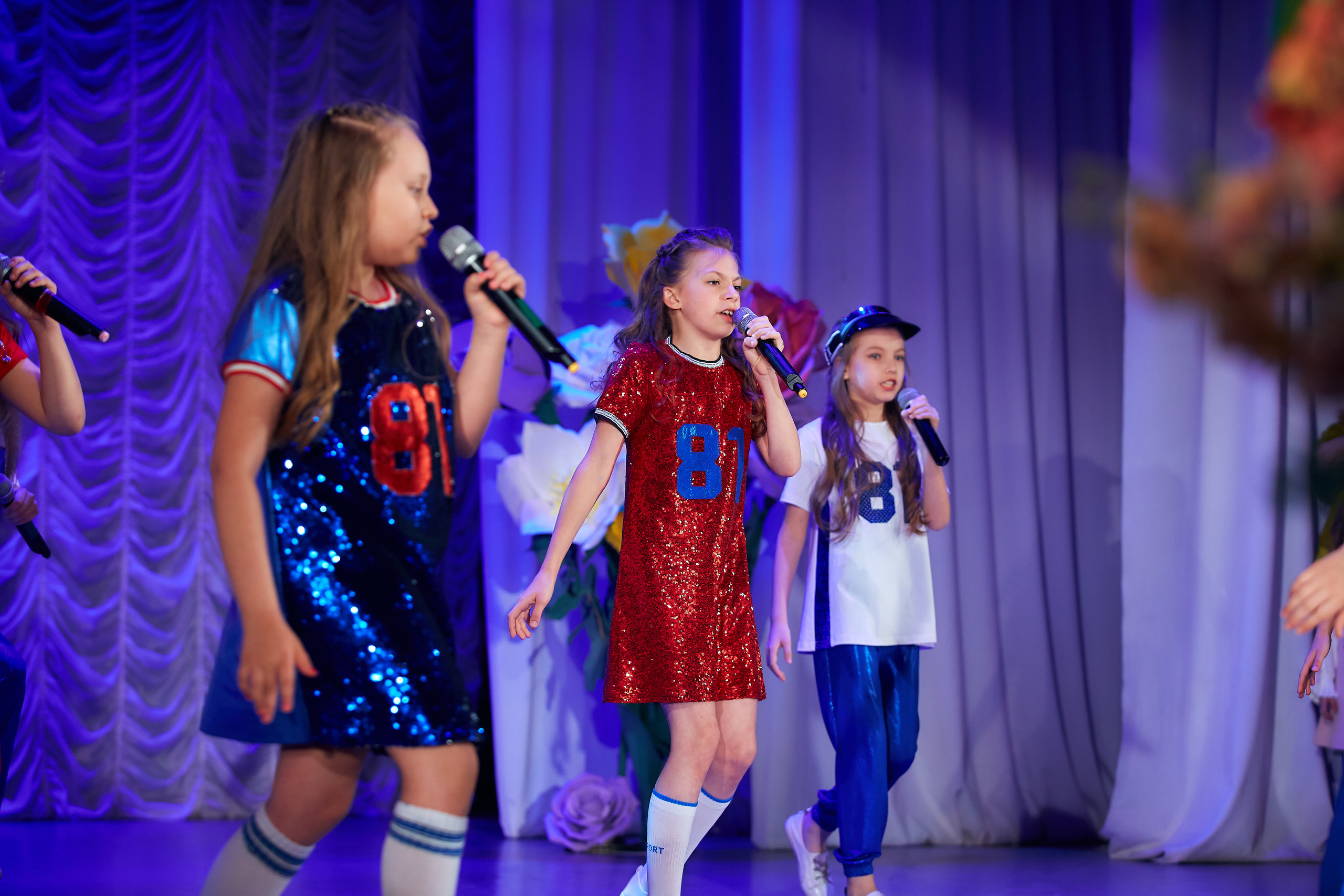 Вокальная студия «Новые голоса». Отчетный концерт. Семейный портретный свадебный фотограф Дмитрий Тимченко. Студия / фото