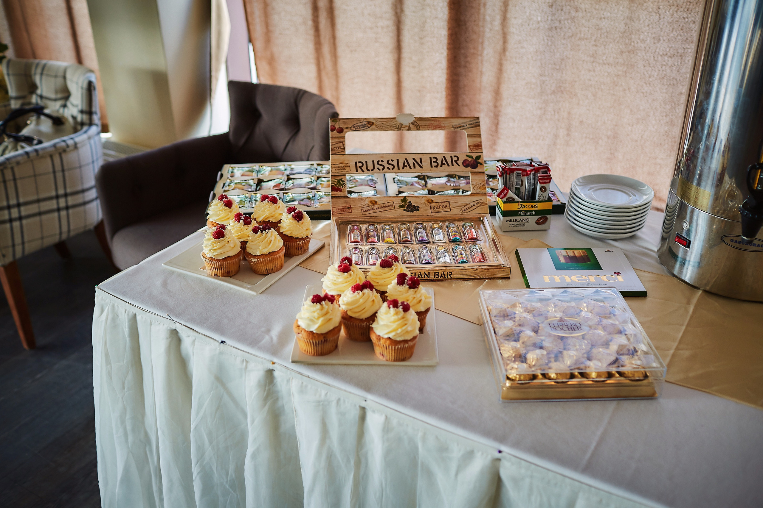 Софья и Михаил. Семейный портретный свадебный фотограф Дмитрий Тимченко. Студия / фото