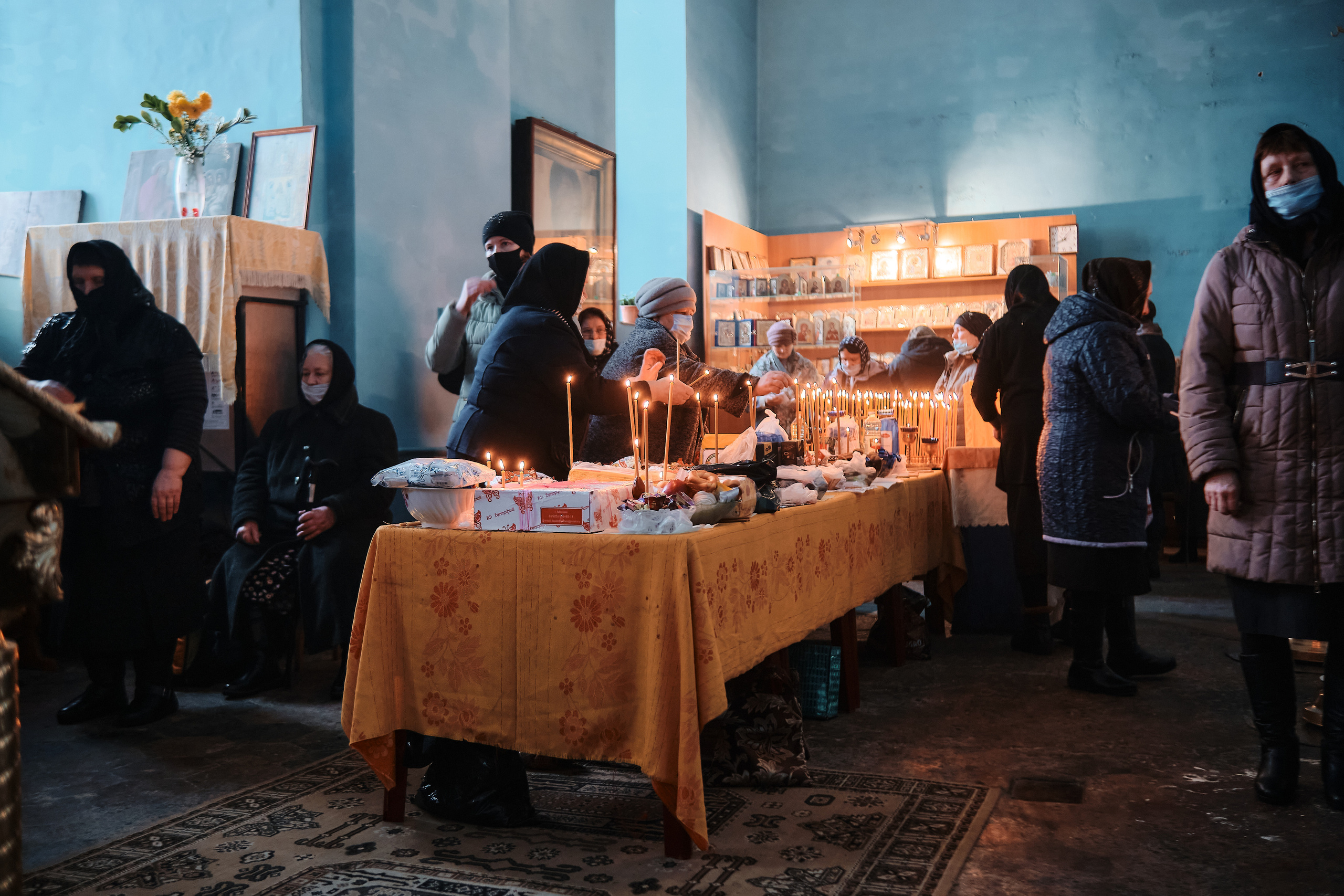 Вселенская родительская суббота. Службу ведет протоиерей Константин Колесников. Семейный портретный свадебный фотограф Дмитрий Тимченко. Студия / фото