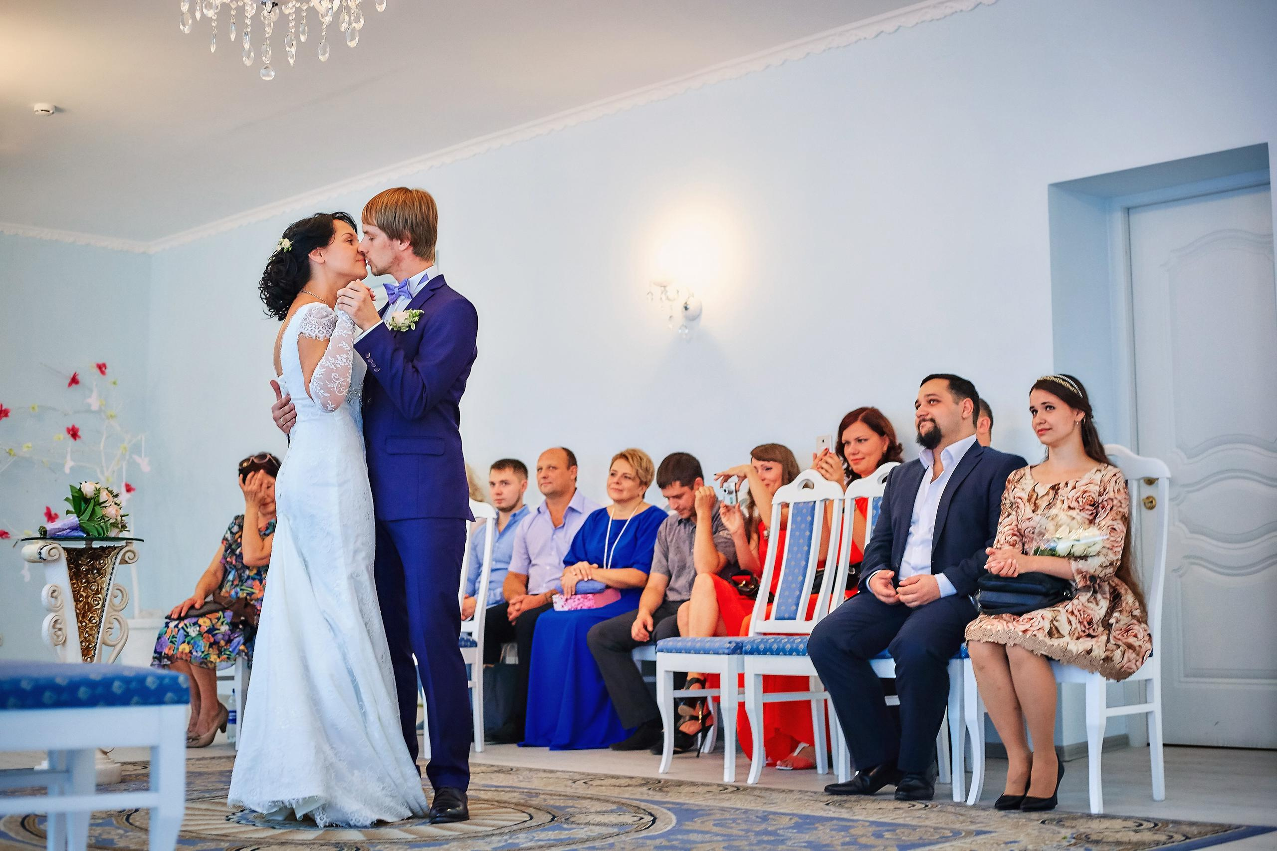 Амина и Илья. Семейный портретный свадебный фотограф Дмитрий Тимченко. Студия / фото