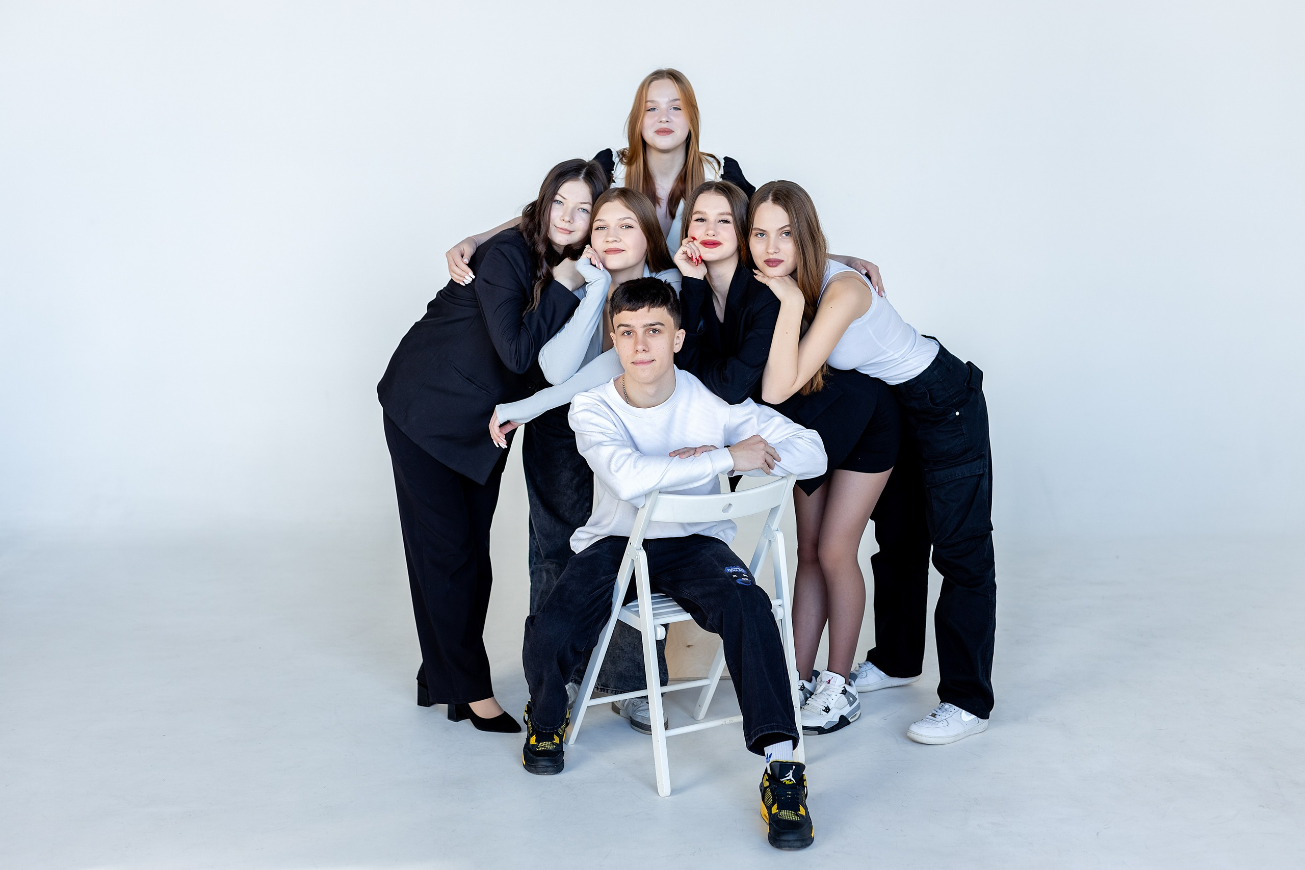 Школа 71, 9 класс. Владивосток. Стильный выпускной альбом Владивосток фотограф Вероника Мигачева