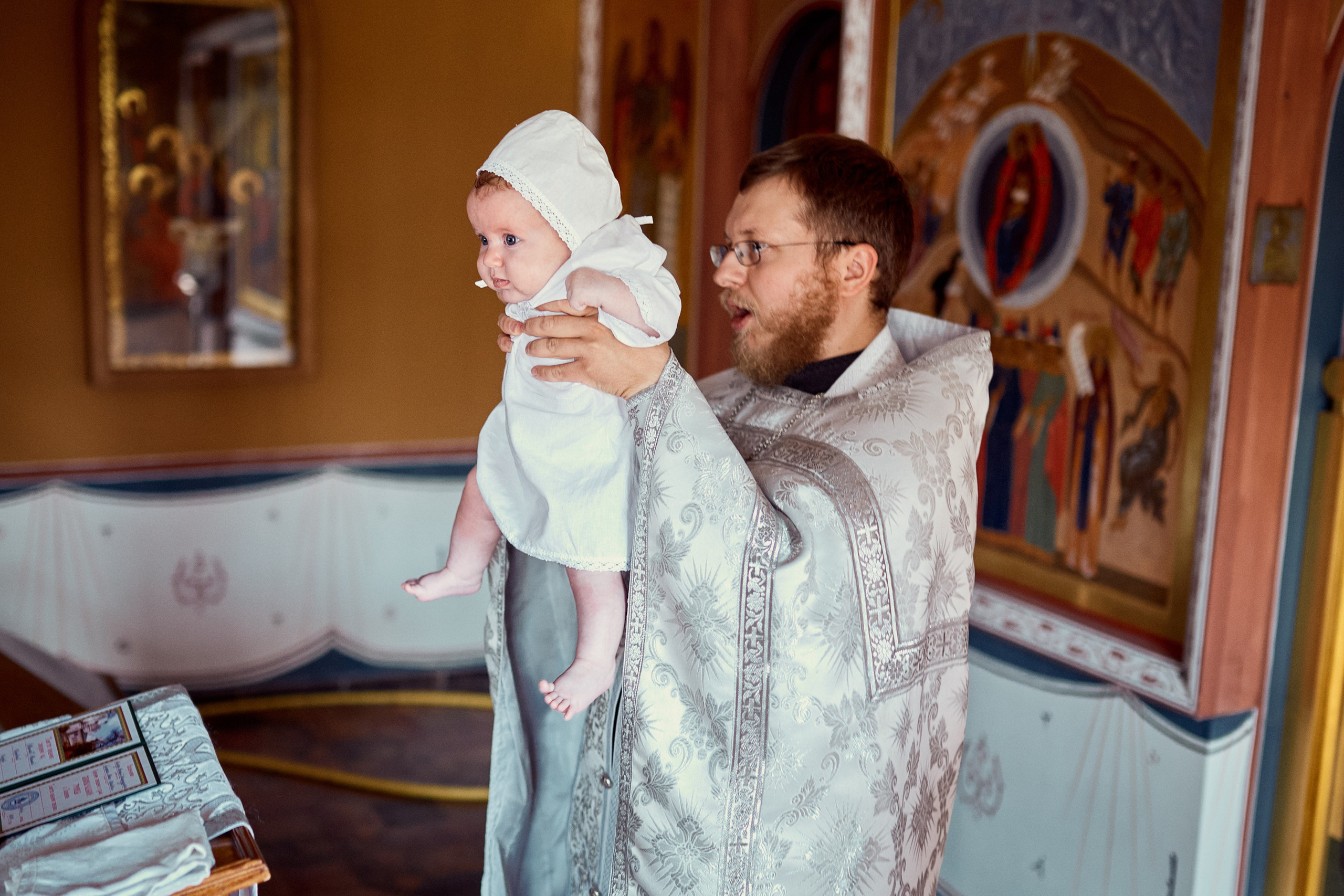 Фотограф на крещение в Москве, заказать услуги проф фотосъёмки — Цены и стоимость услуг фотосъёмки крещения