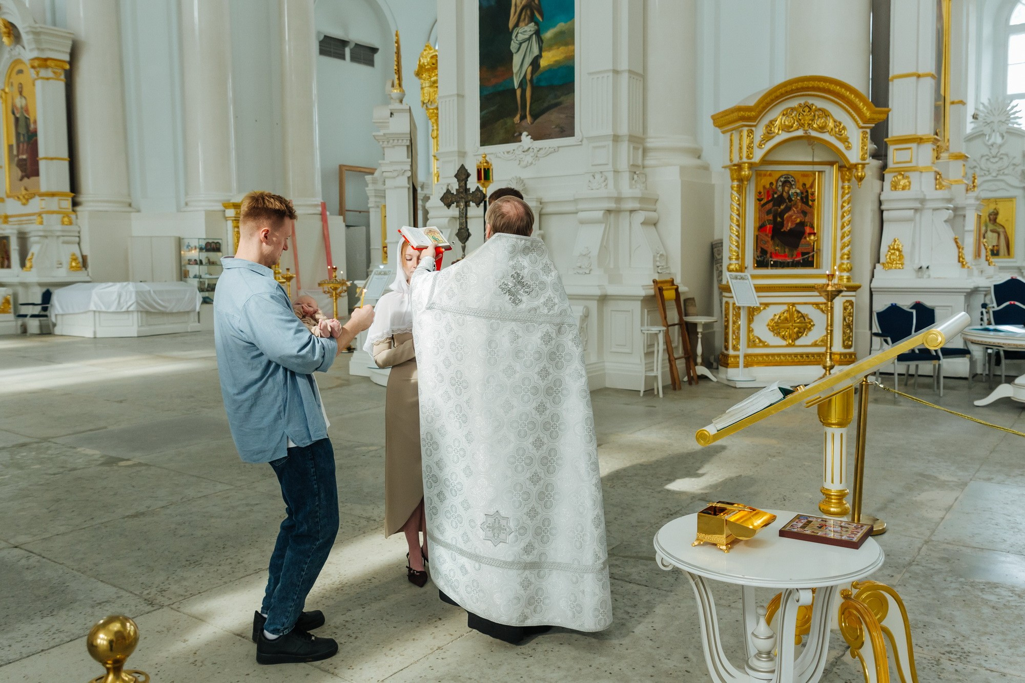 Индивидуальное крещение Смольный собор, фотограф Денис Дорфф. Фотограф крещение венчание в Петербурге! Помогает подобрать храм и посоветовал душевного батюшку в СПб