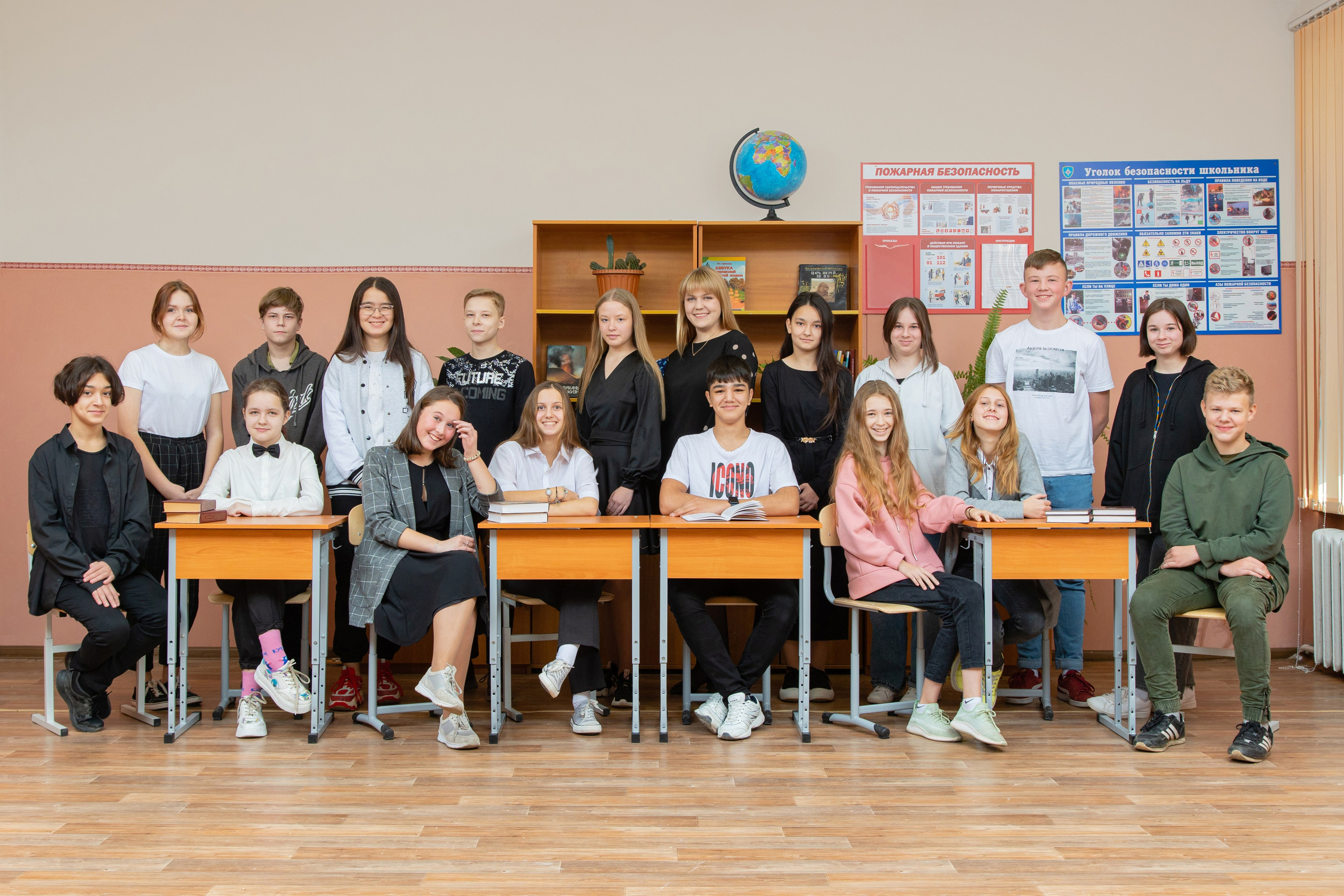 Общие фото и виньетки. Школьные выпускные альбомы в Санкт-Петербурге!