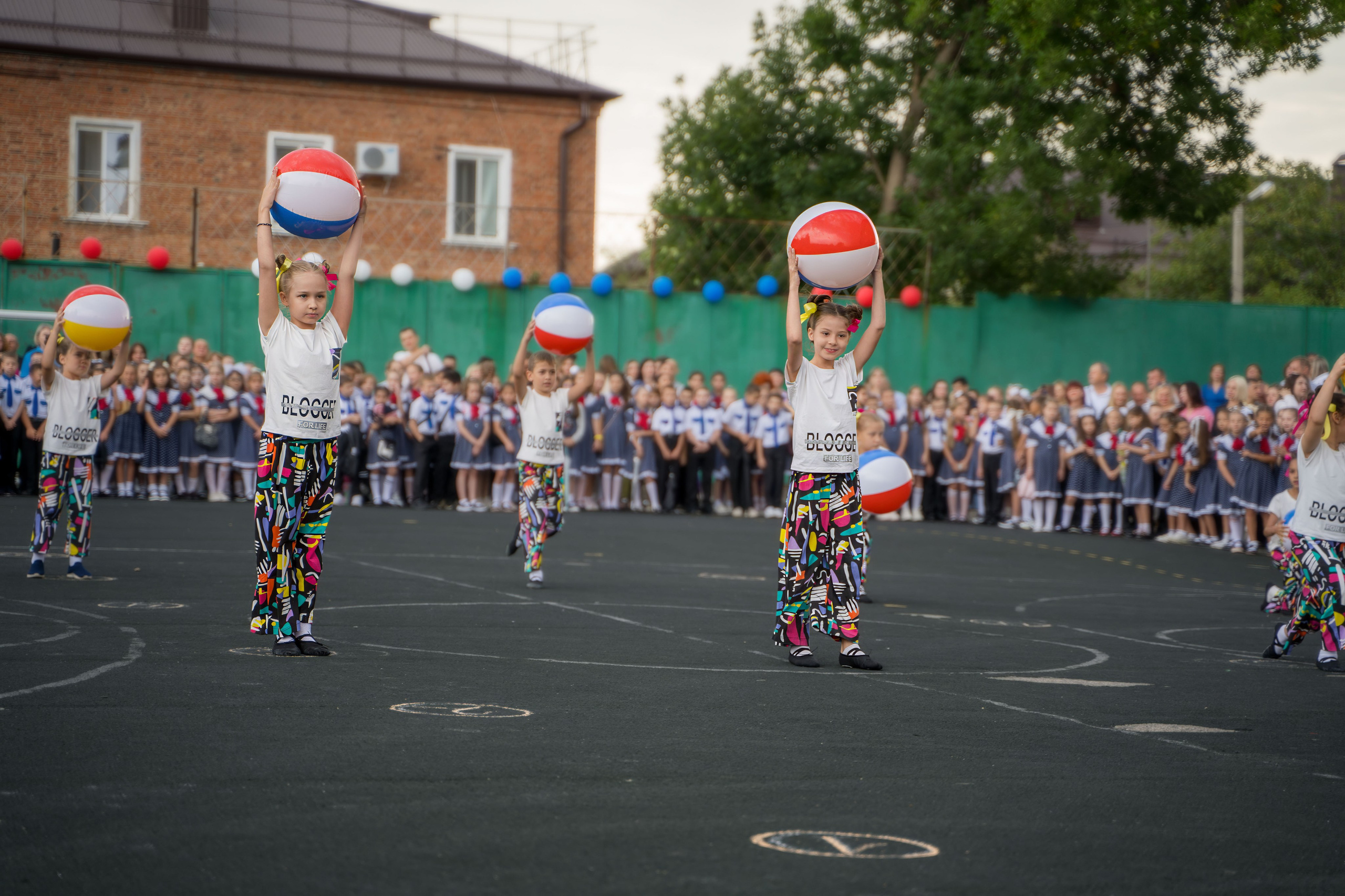 1Сентября_Гимназия 92_Первоклашки_2024. Фотографы из солнечного Краснодара Вадим и Надежда Митус