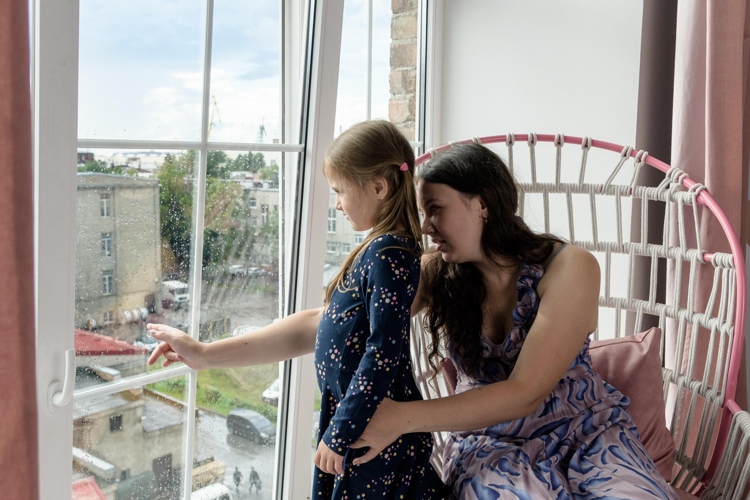 Студийная семейная фотосессия с Машей и ее дочкой Алисой. Семейный и индивидуальный фотограф Life style в Санкт-Петербурге Мария