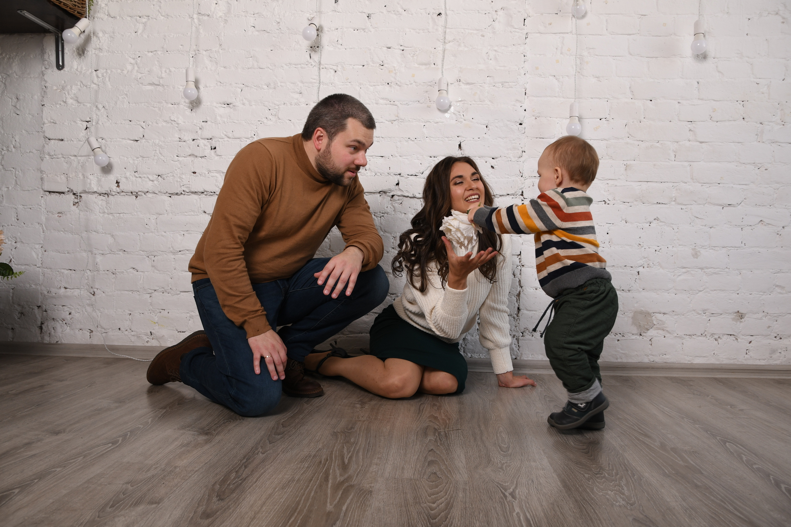 Анастасия, Антон и Миша: семейная съемка в студии. Семейный и индивидуальный фотограф Life style в Санкт-Петербурге Мария