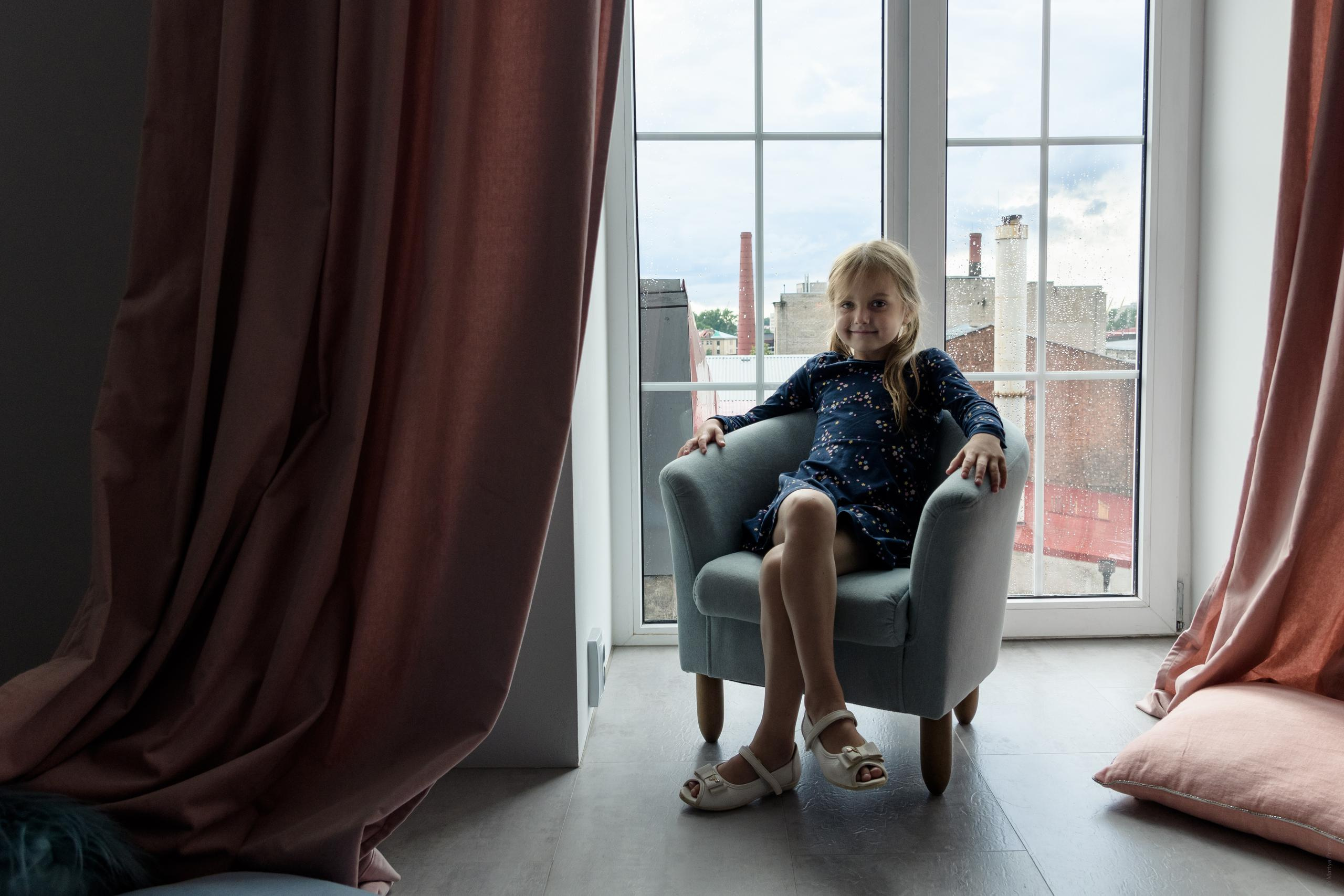 Студийная семейная фотосессия с Машей и ее дочкой Алисой. Семейный и индивидуальный фотограф Life style в Санкт-Петербурге Мария