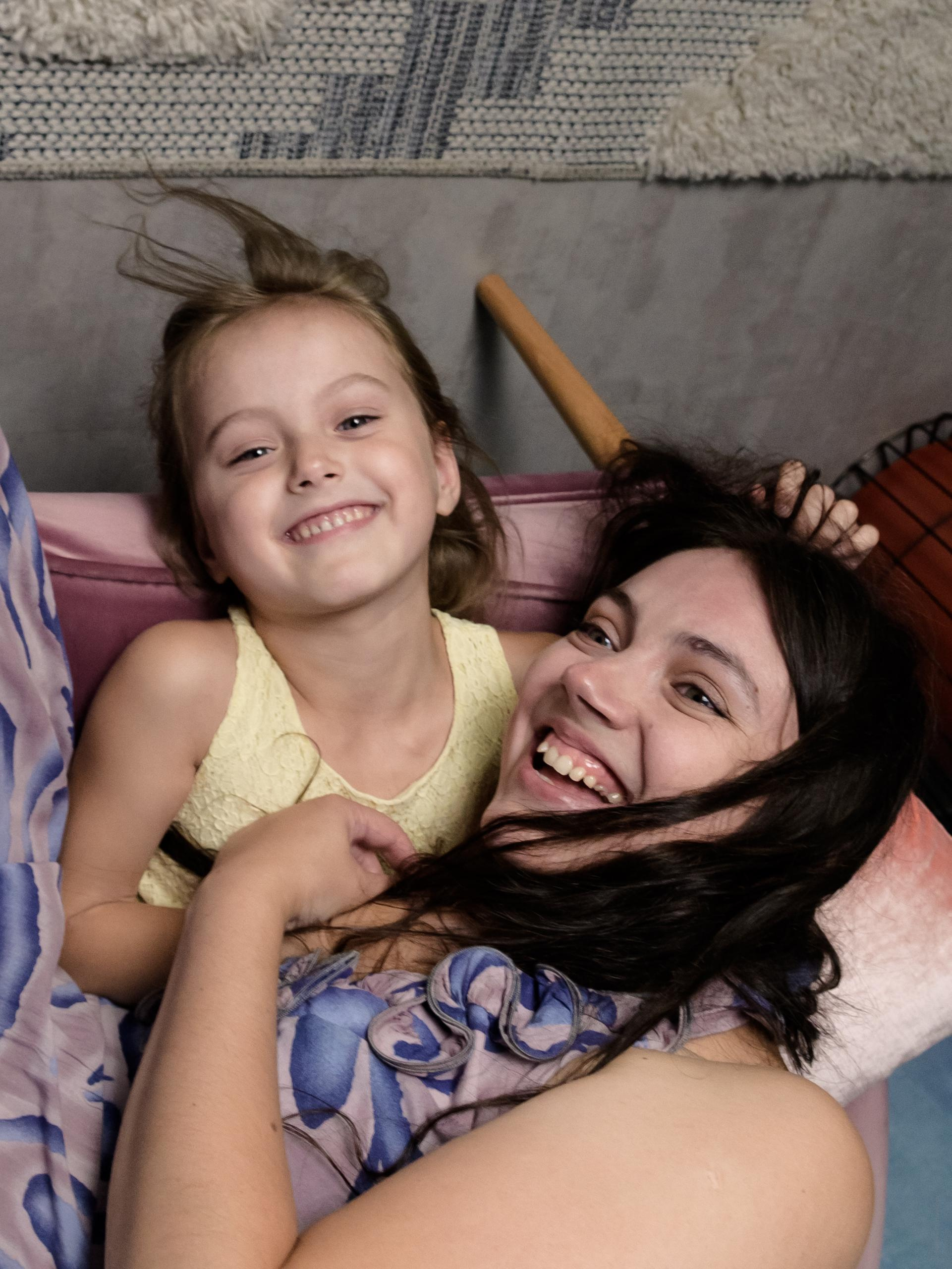 Студийная семейная фотосессия с Машей и ее дочкой Алисой. Семейный и индивидуальный фотограф Life style в Санкт-Петербурге Мария