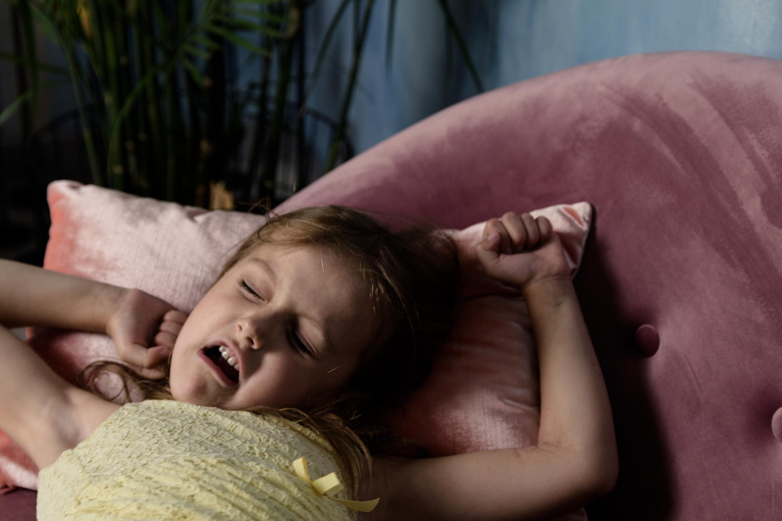 Студийная семейная фотосессия с Машей и ее дочкой Алисой. Семейный и индивидуальный фотограф Life style в Санкт-Петербурге Мария