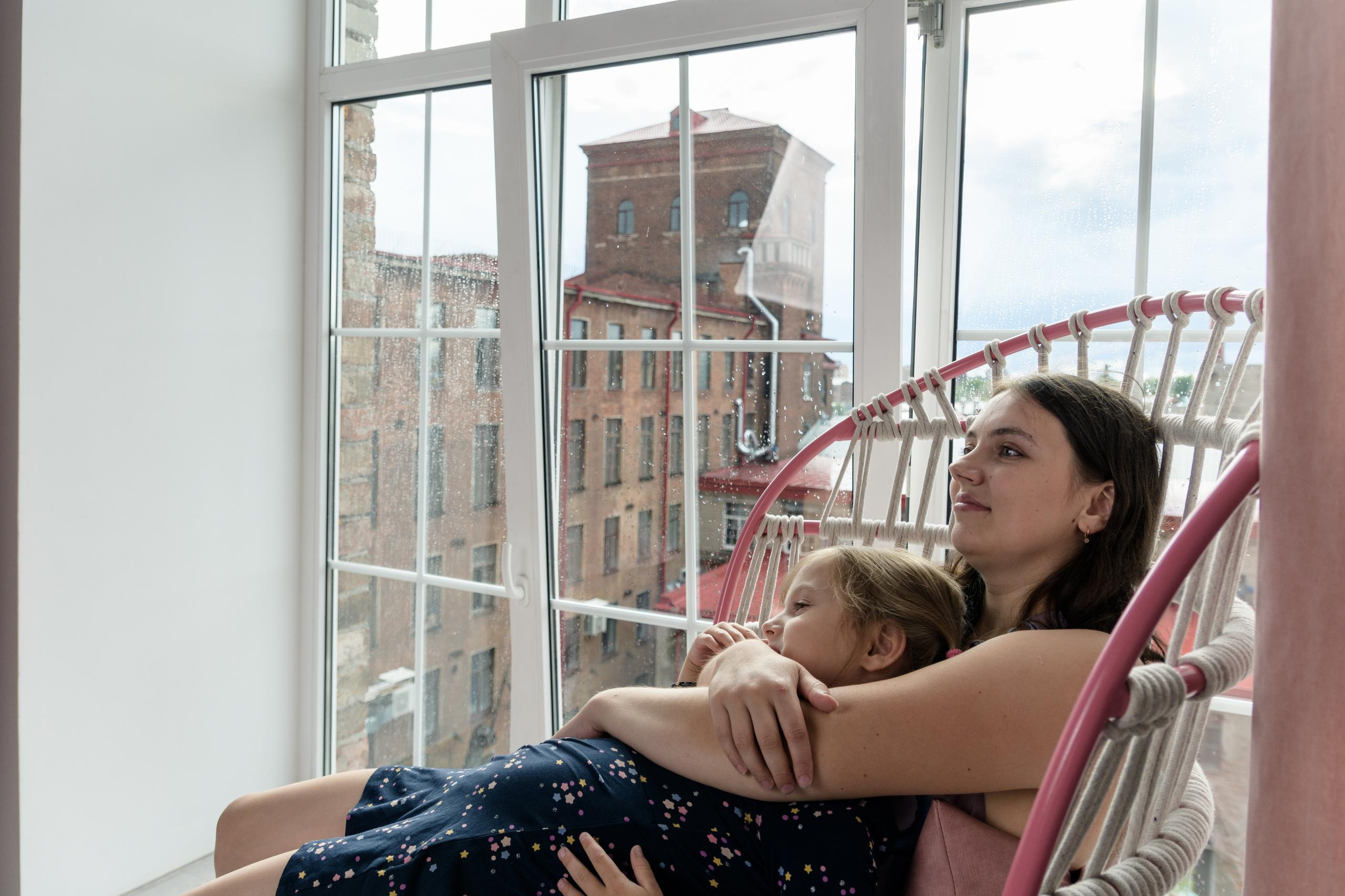 Студийная семейная фотосессия с Машей и ее дочкой Алисой. Семейный и индивидуальный фотограф Life style в Санкт-Петербурге Мария