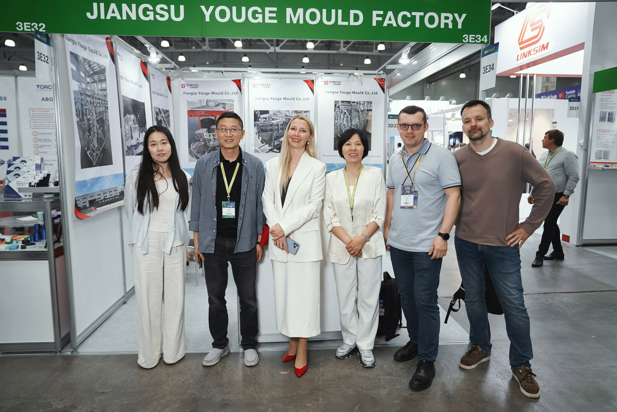 Репортаж с выставки пресс-форм и штампов Rosmould 2025. Фотограф Евгений Опарин