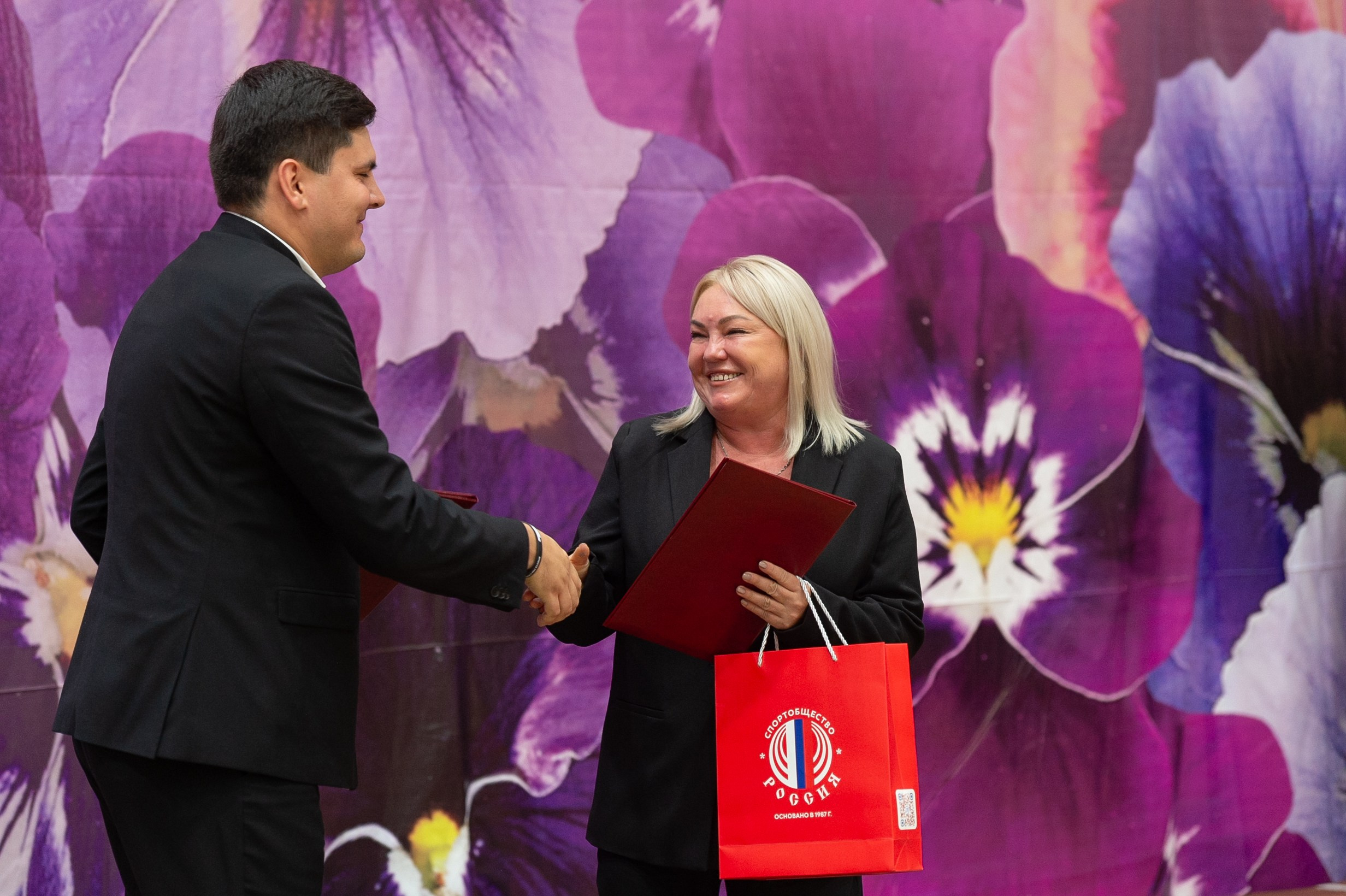 Фотограф Алина Суродеева. ФОТОВИДЕОСПОРТ. Фото видео услуги на соревнованиях по художественной гимнастике. Видеотрансляция соревнований. Москва, ЦФО, ПФО