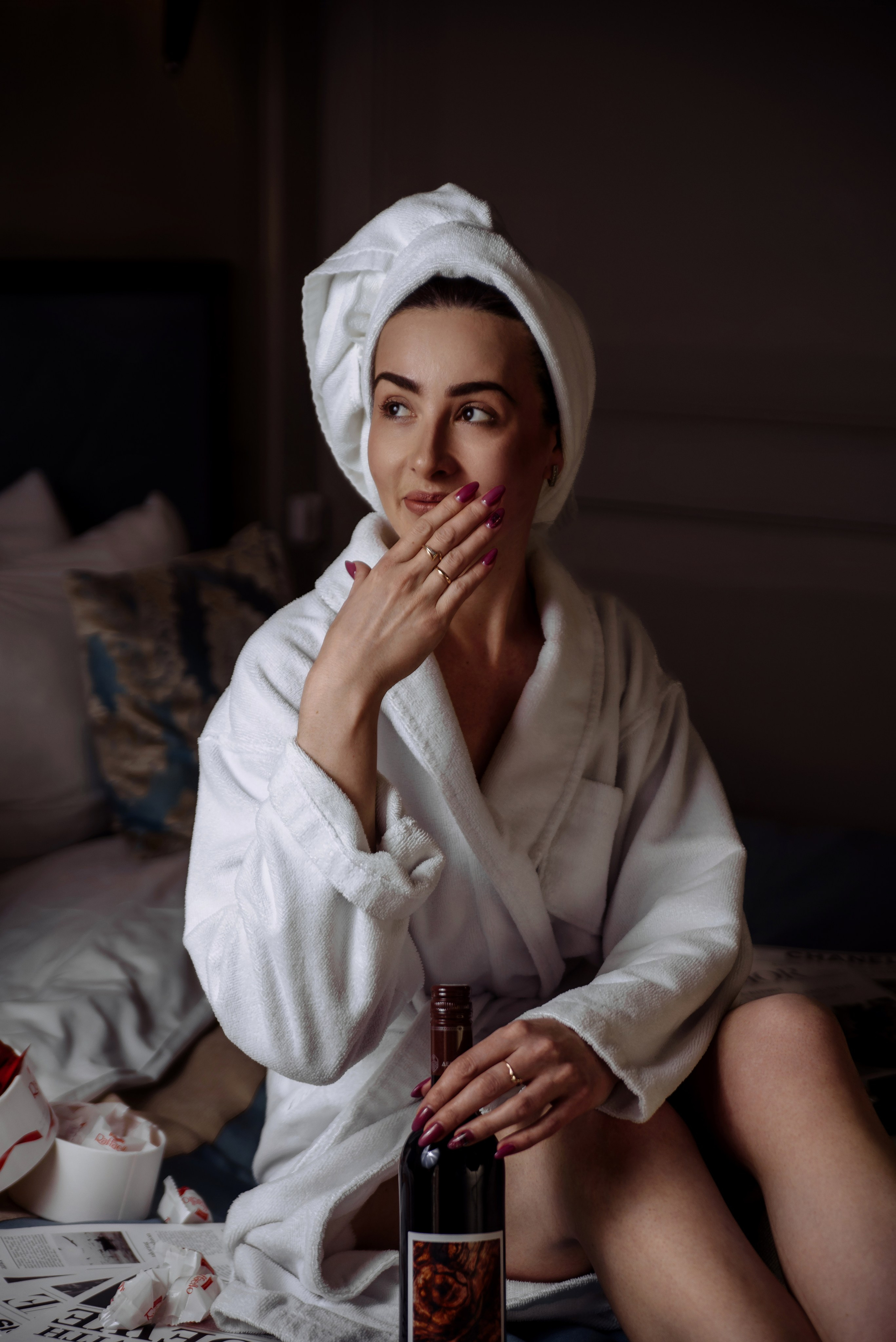 Женская фотосессия в номере отеля. Ада Колесова newborn фотограф, детский и семейный фотограф, в ожидании чуда