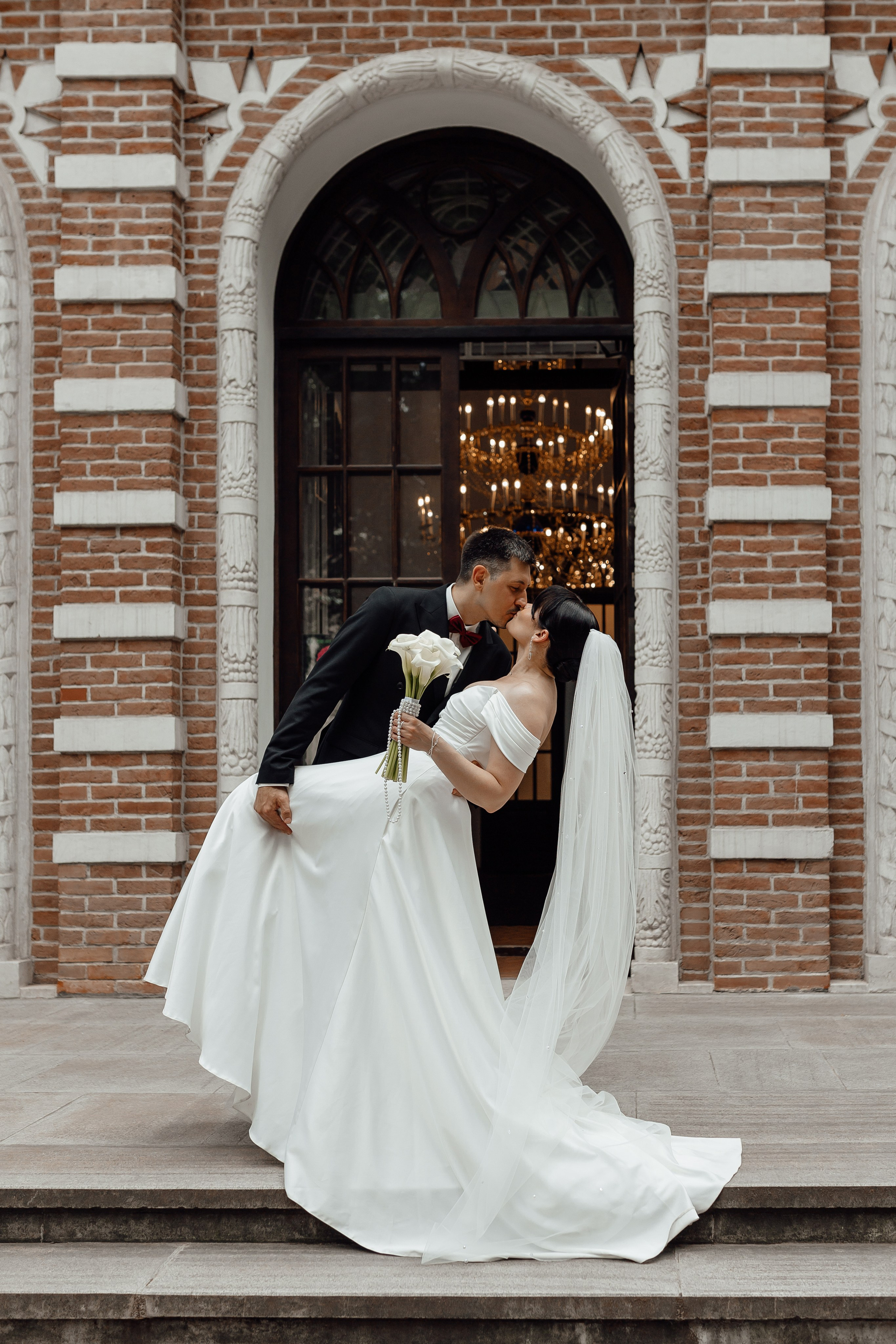 Свадебная фотосессия в Оперном Доме Царицыно